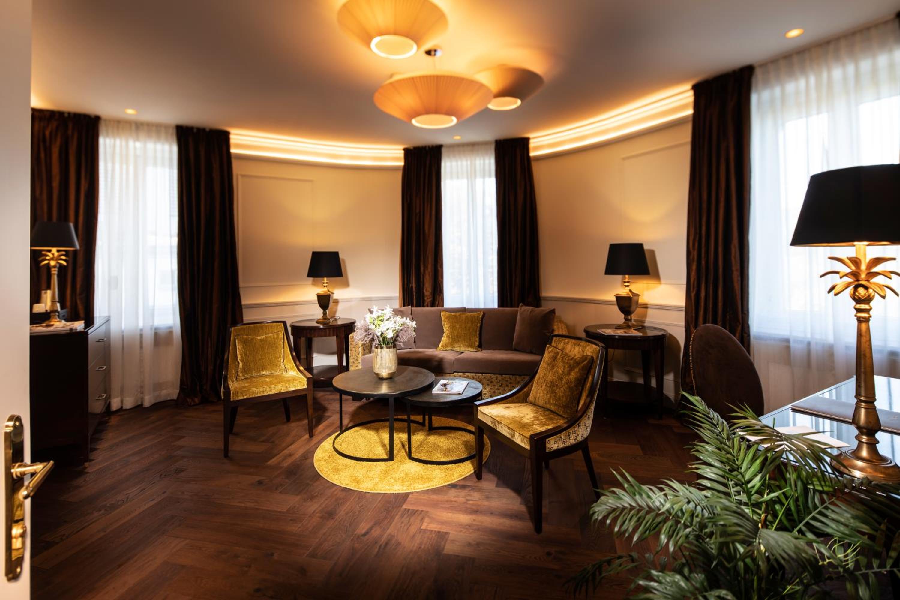 Luxury Suite - Photo 4