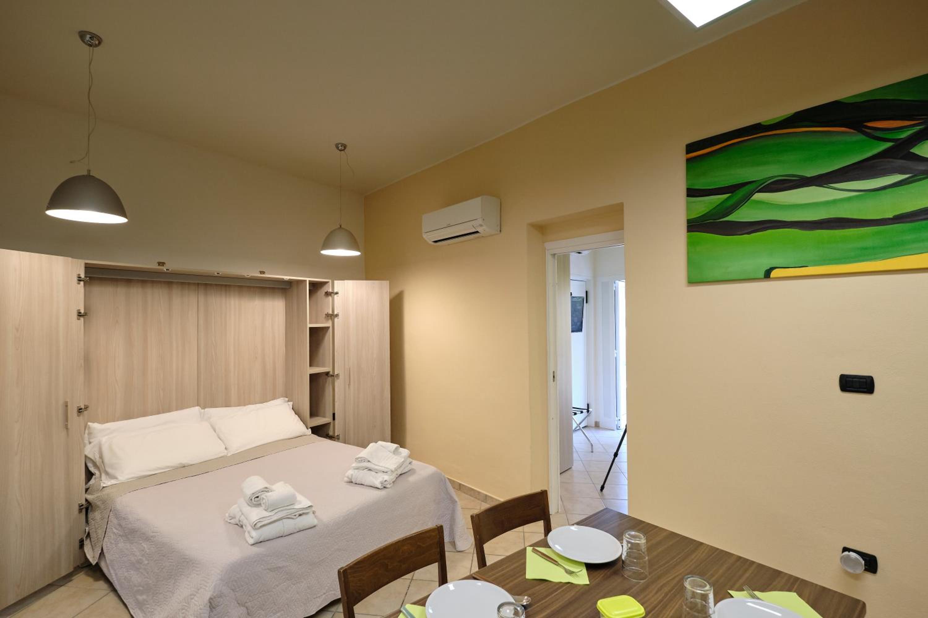One-Bedroom Apartment photo 2