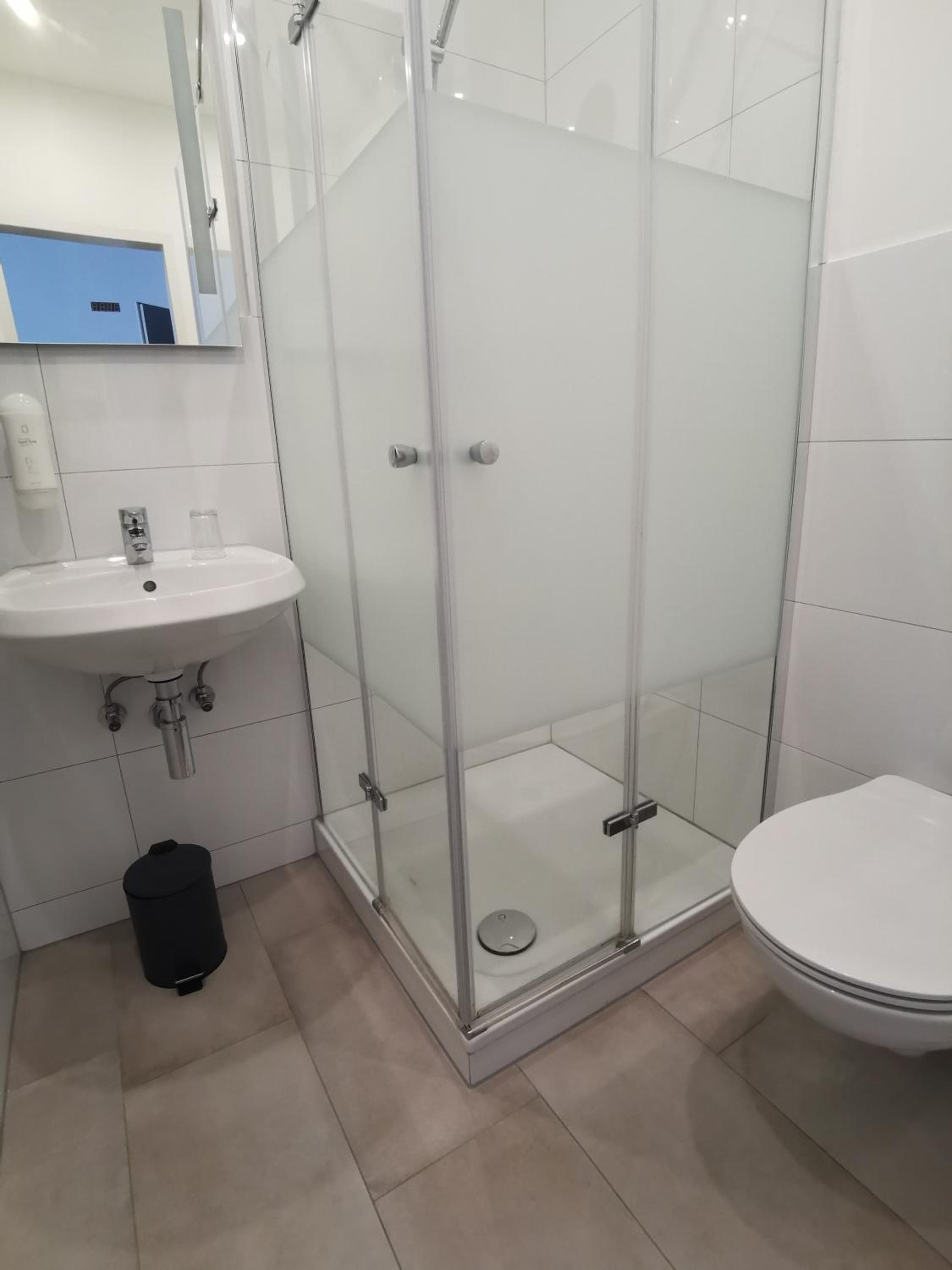 Double Room - Photo 9
