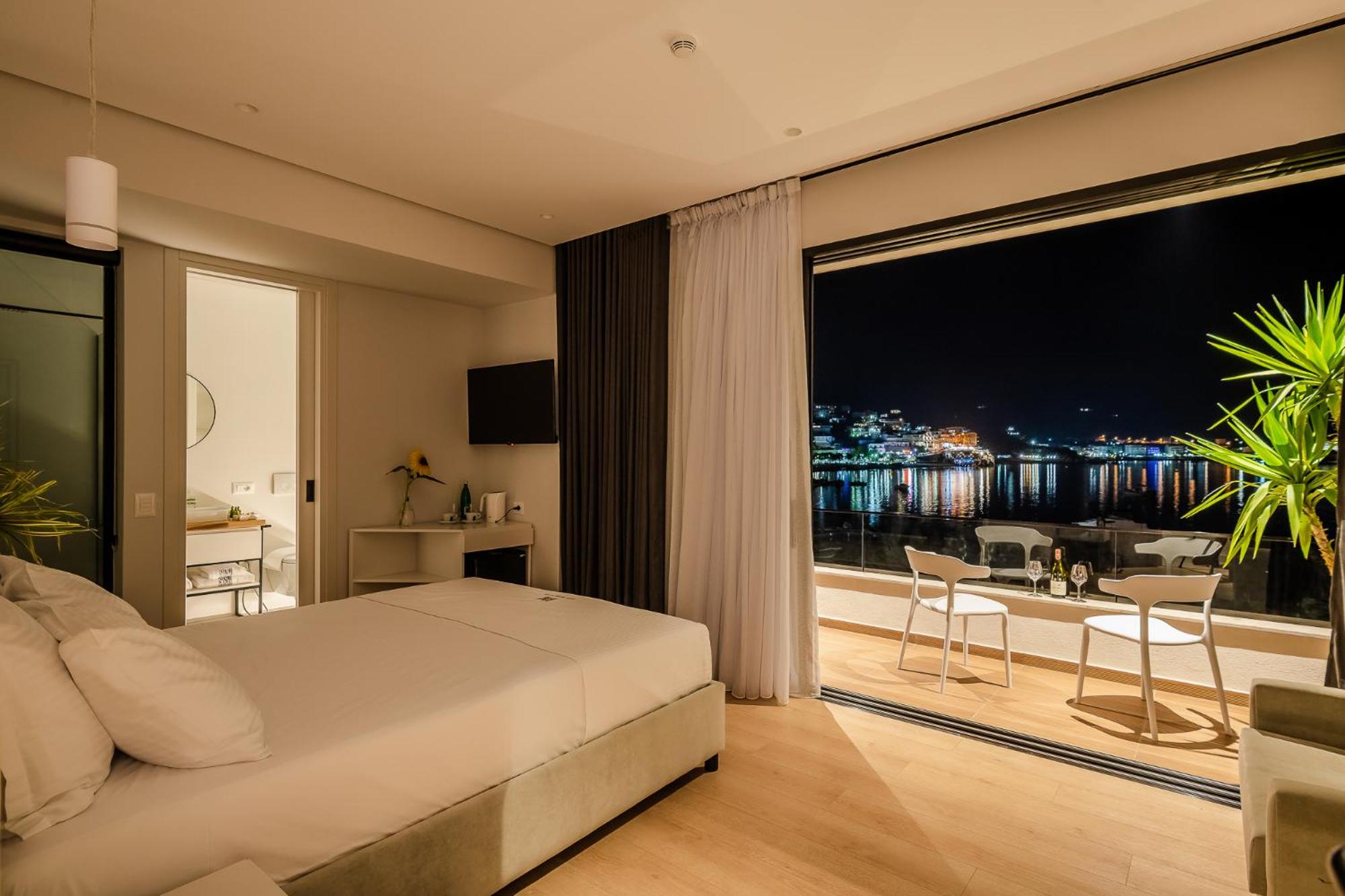 Deluxe Double Room with Sea View photo 1