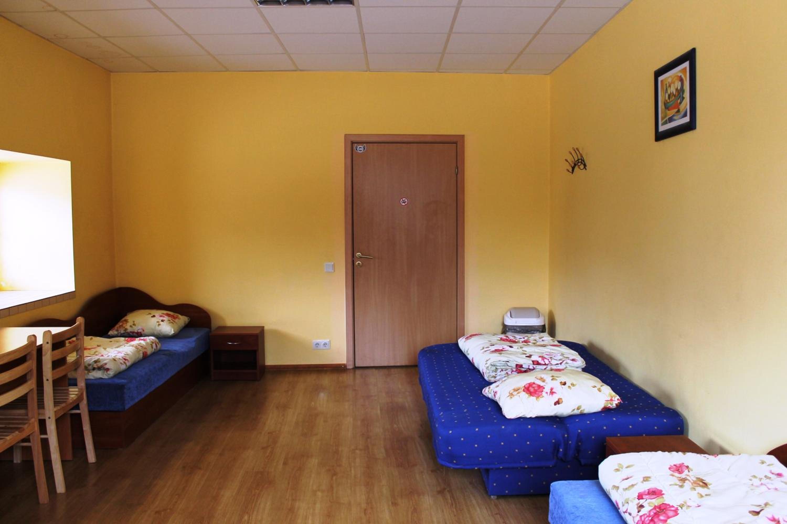 Bed in 4-Bed Male Dormitory Room photo 3