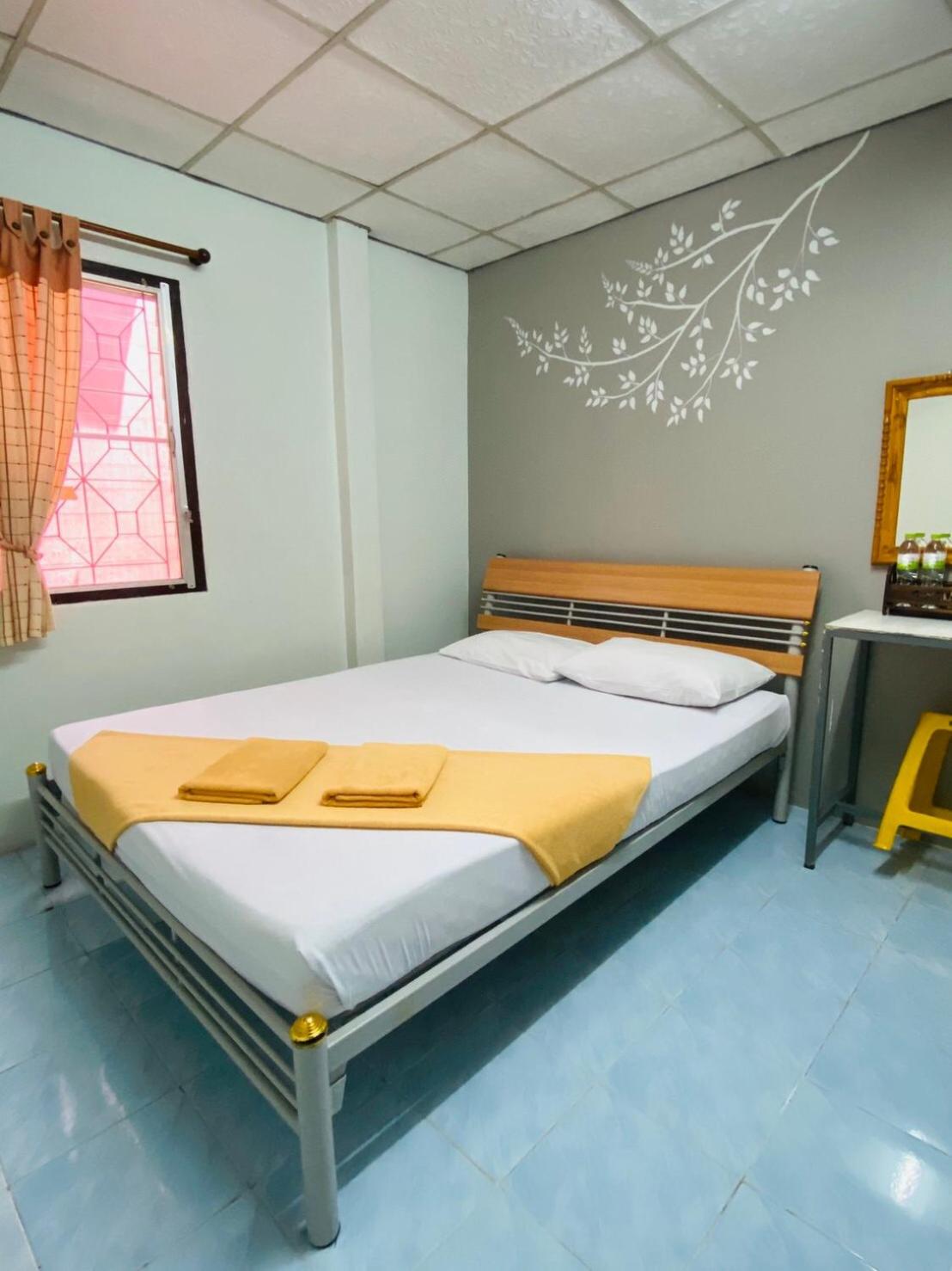 Budget Double Room with Fan photo 3