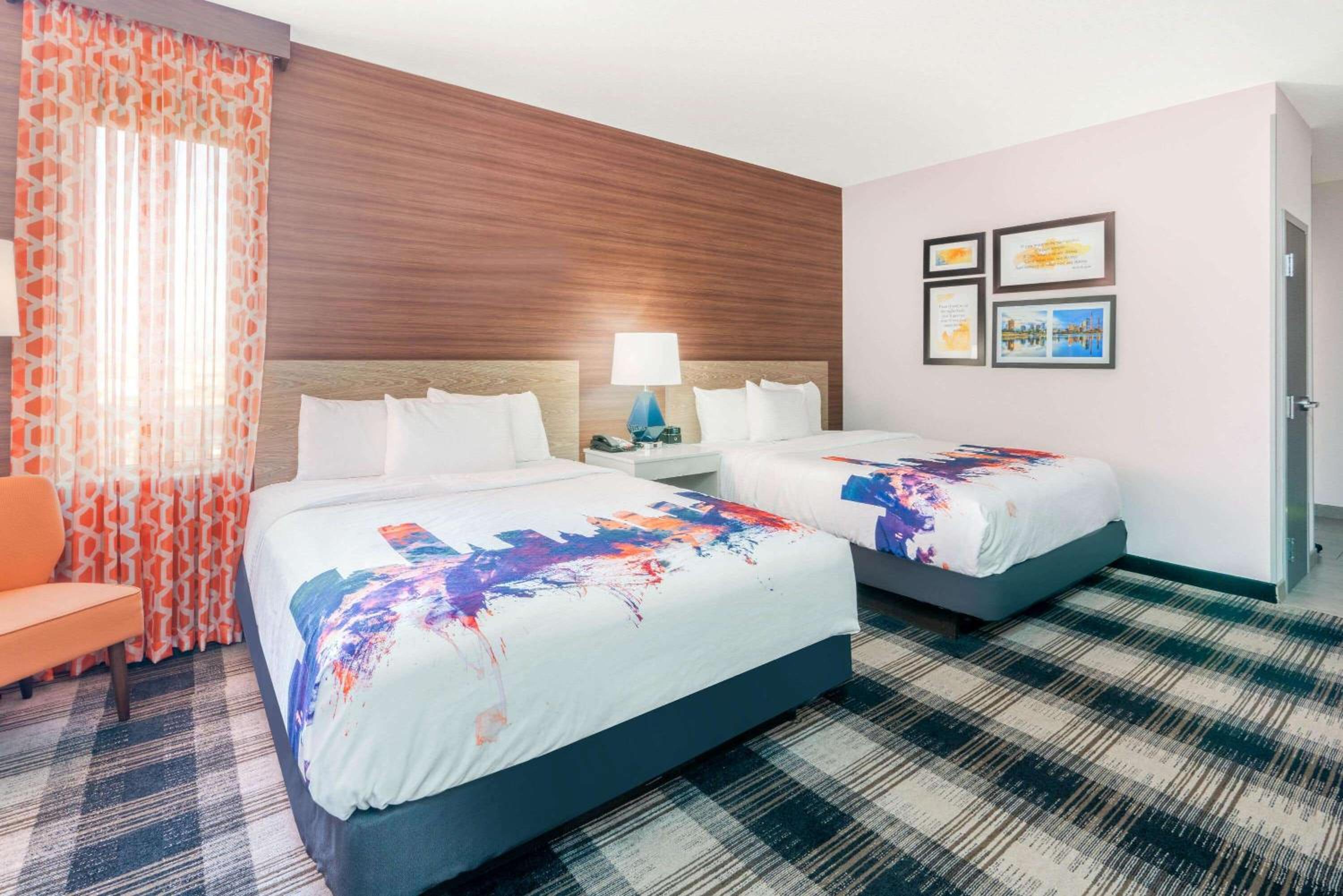 Queen Room with Two Queen Beds photo 1
