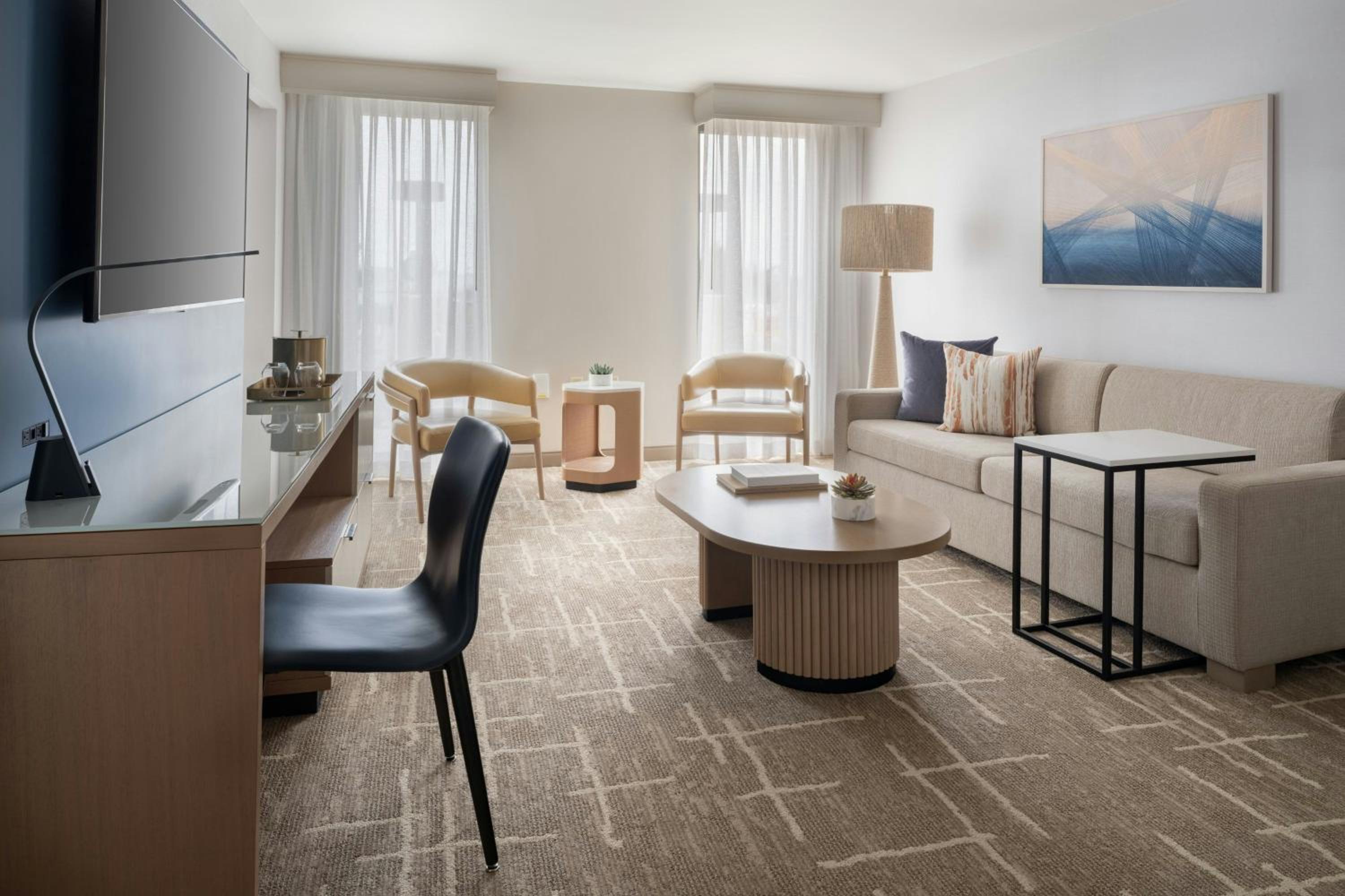 Newly Renovated Executive King Suite with One King Bed