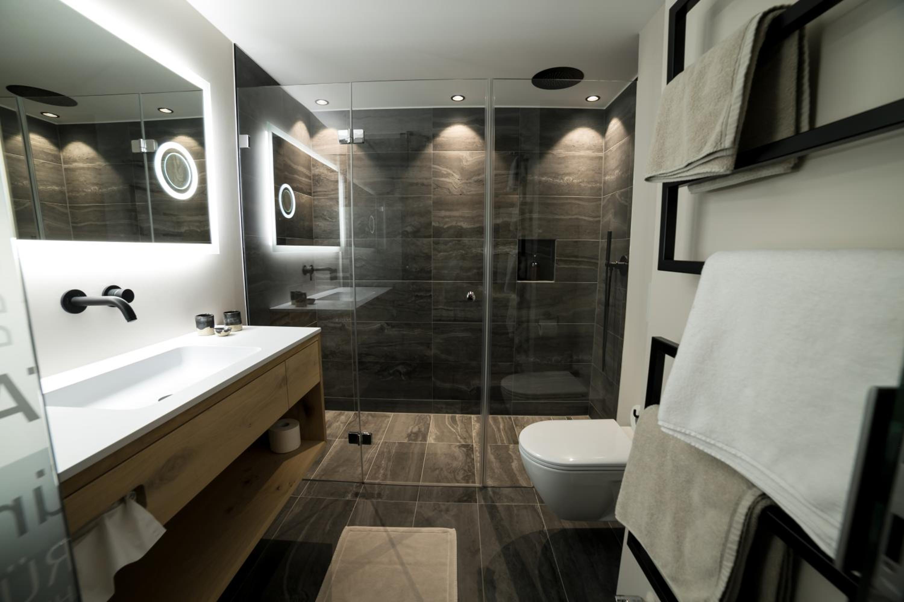 Double Room with Balcony - Photo 4