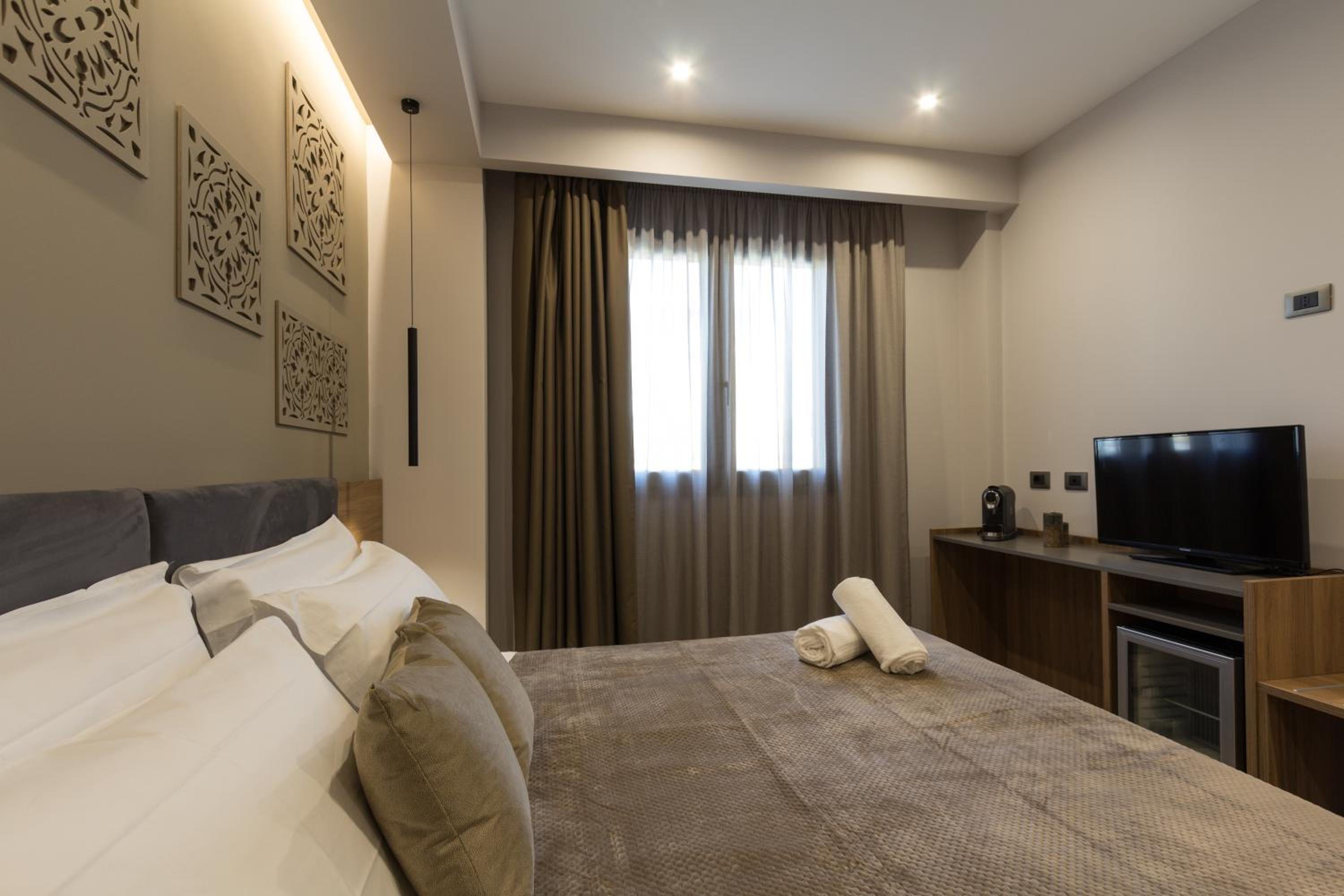 Superior Double or Twin Room - Photo 7