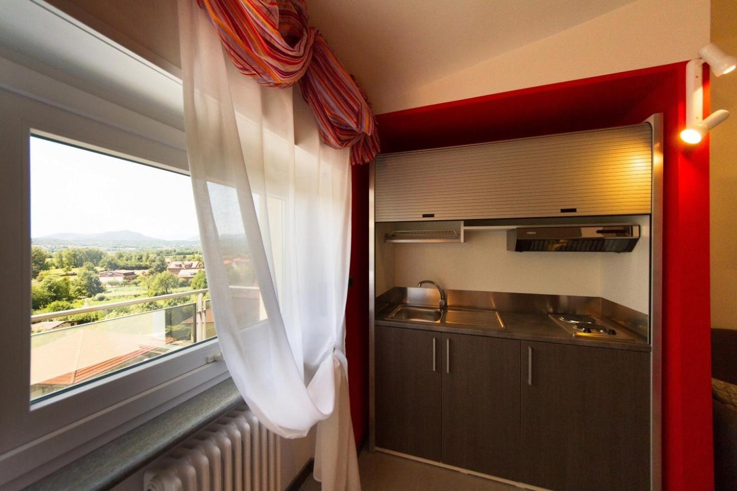 One-Bedroom Apartment with Balcony (2 Adults) photo 2