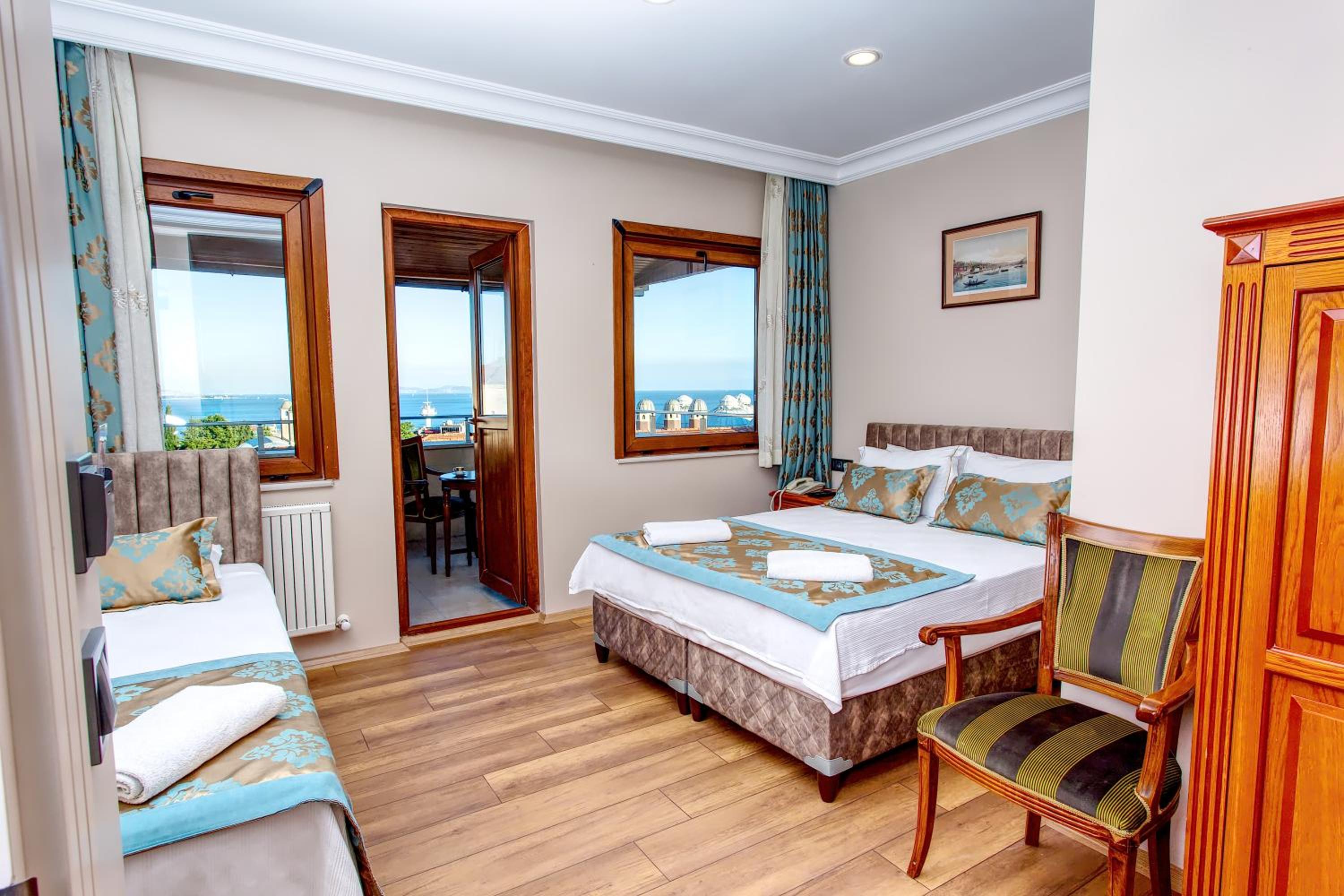 Room with Balcony, City and Sea View photo 1