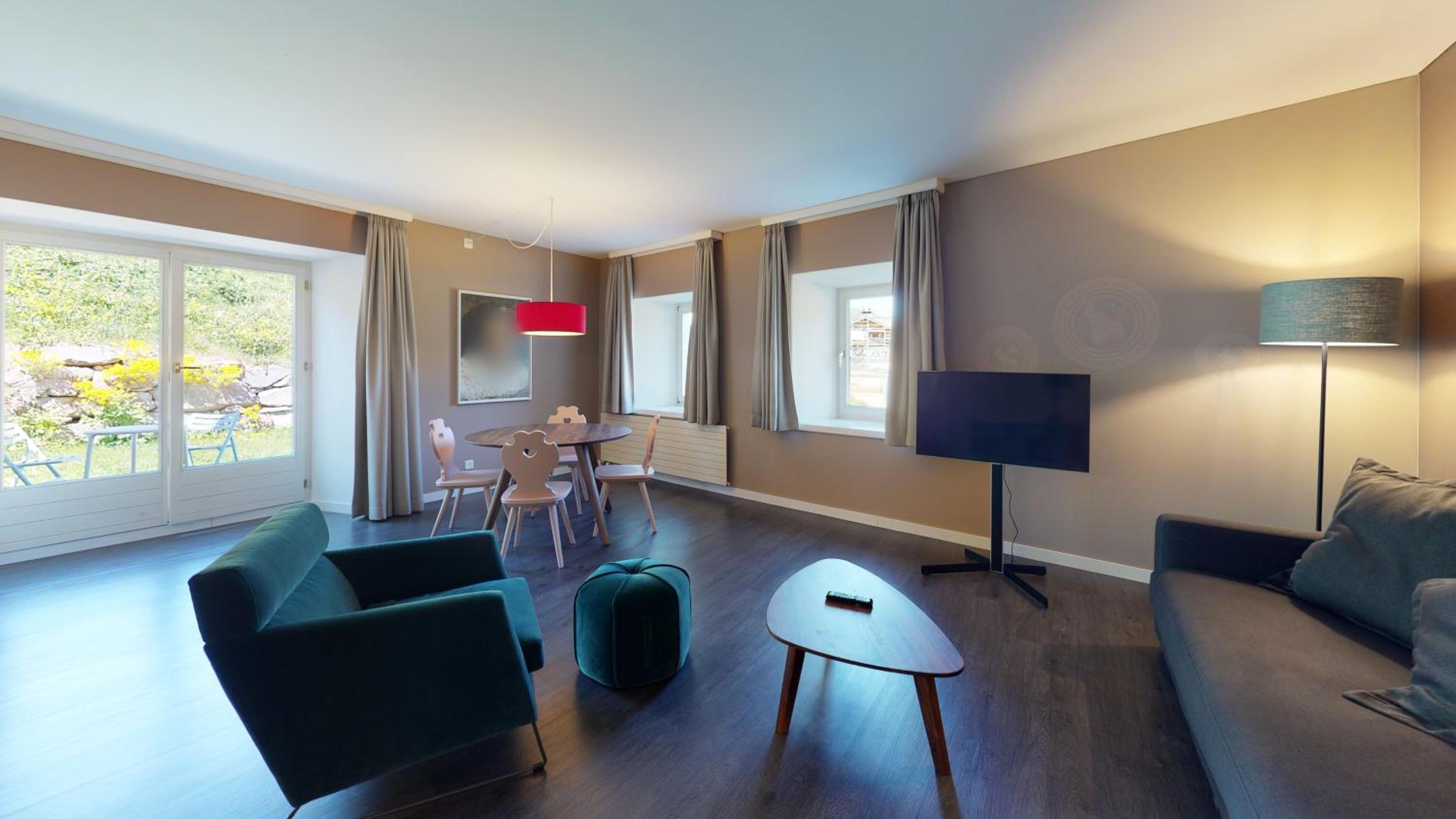 Modern One-Bedroom Apartment photo 1