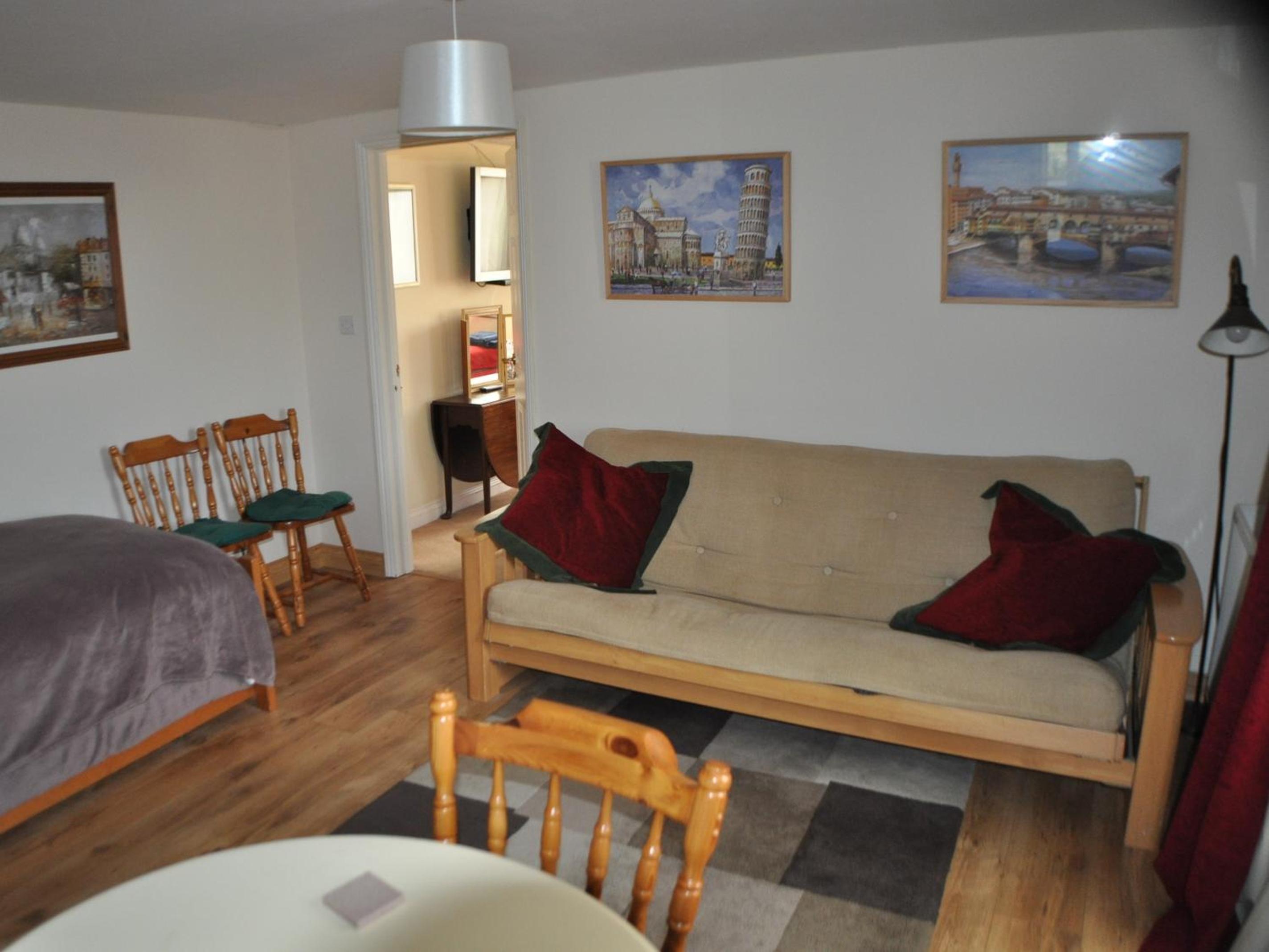 Family Suite - Photo 7
