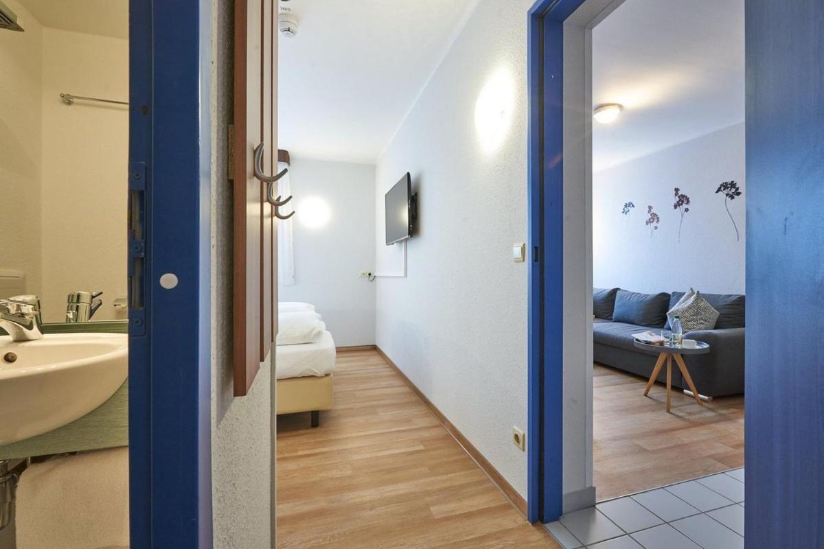 One-Bedroom Apartment photo 3