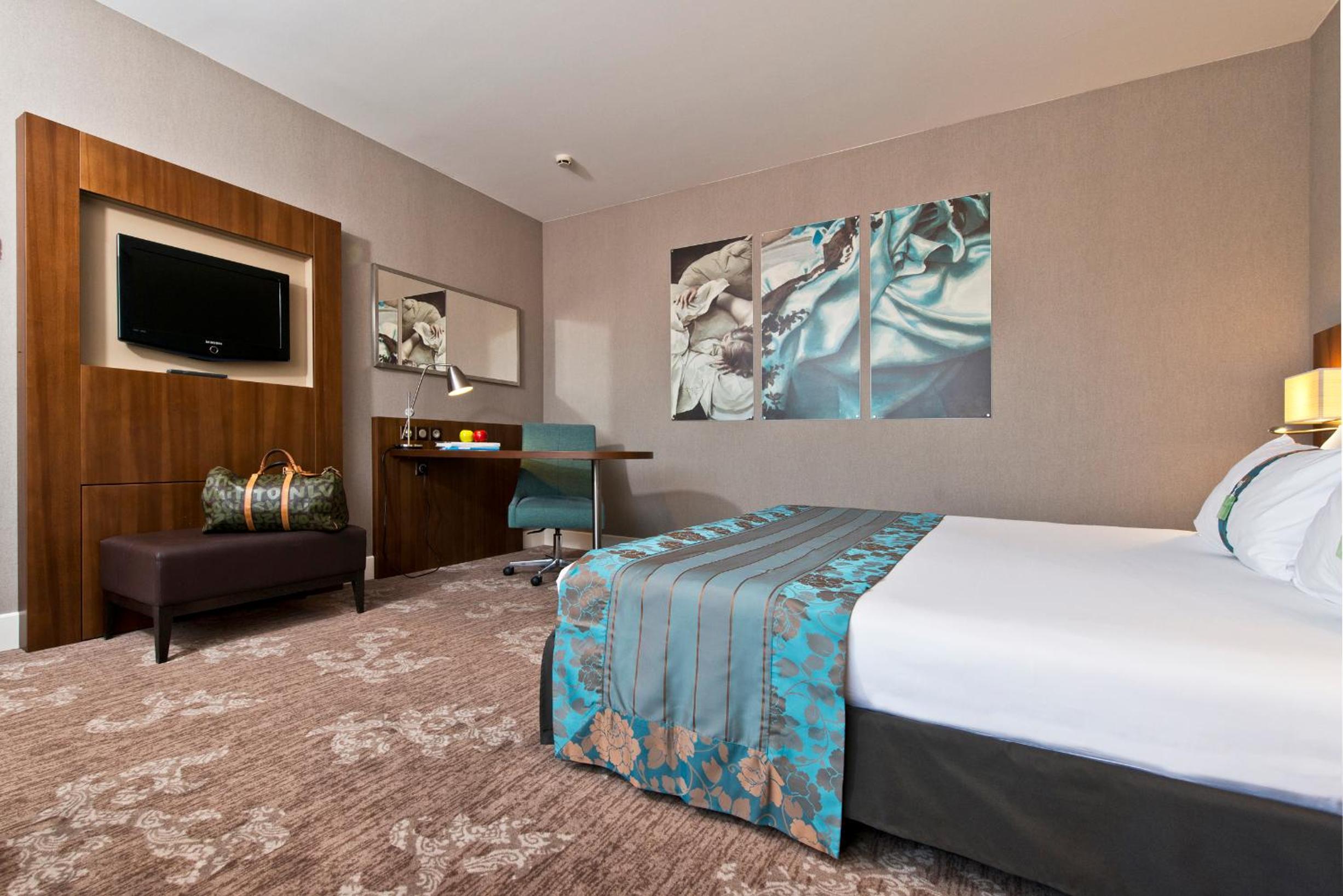 Standard King Room - Disability Access - Photo 1