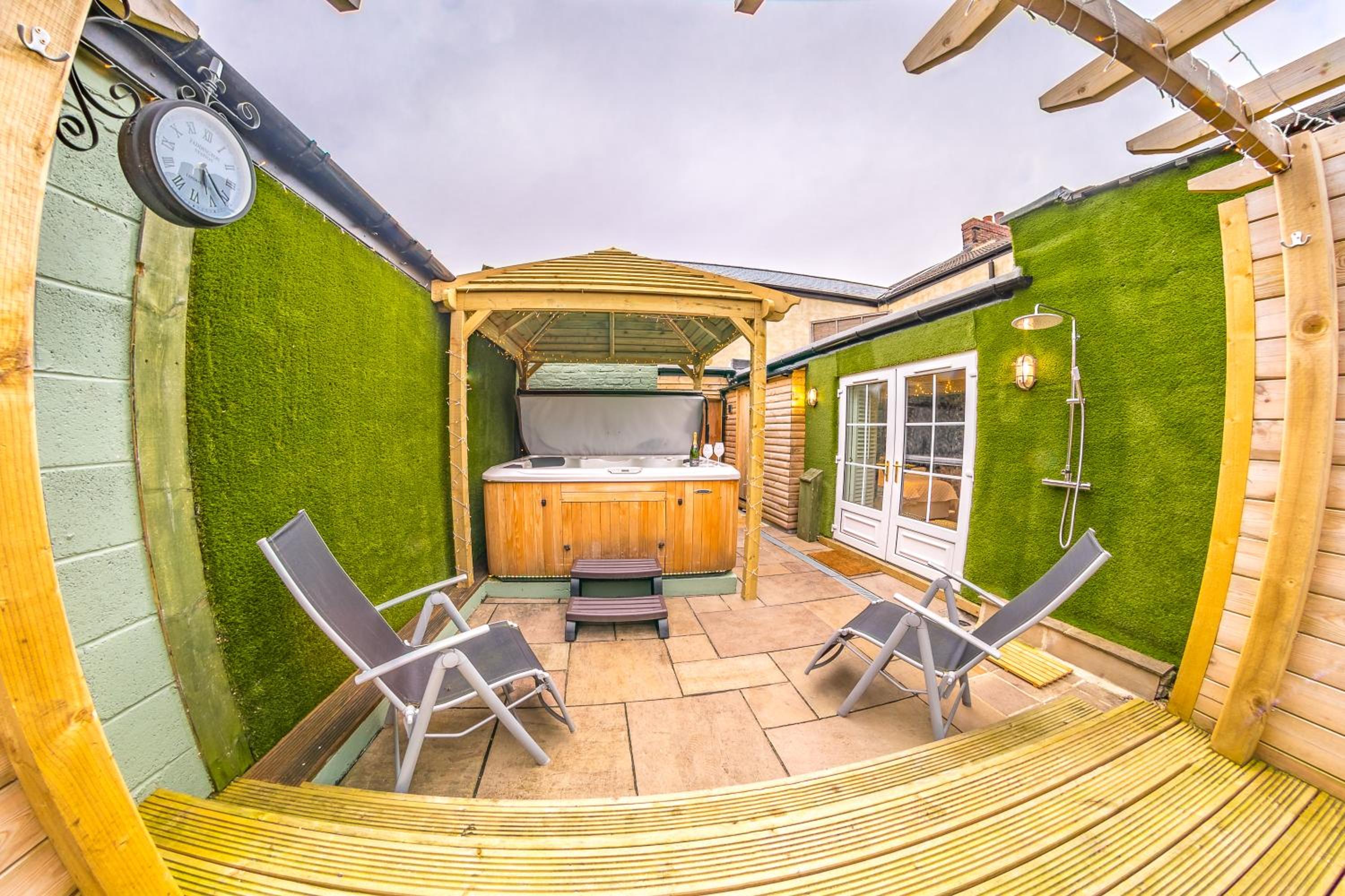 Aquila Luxury Double room with private hot tub and terrace photo 2