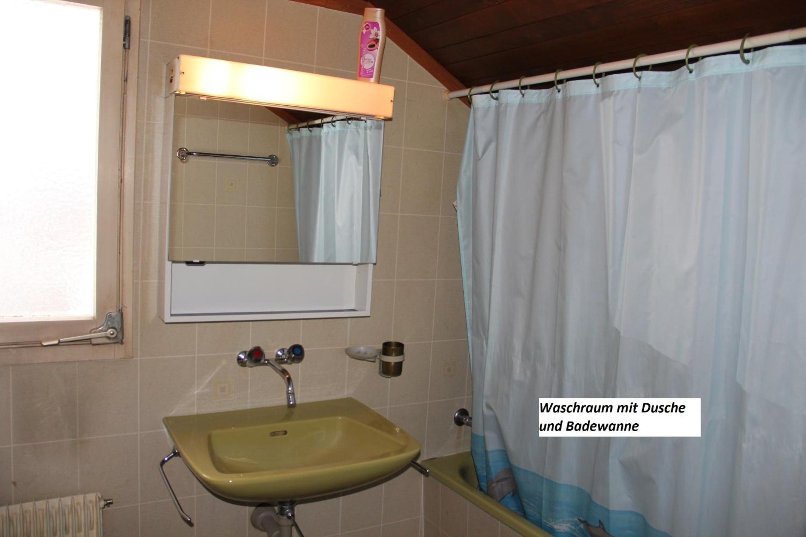 Standard Twin Room photo 2