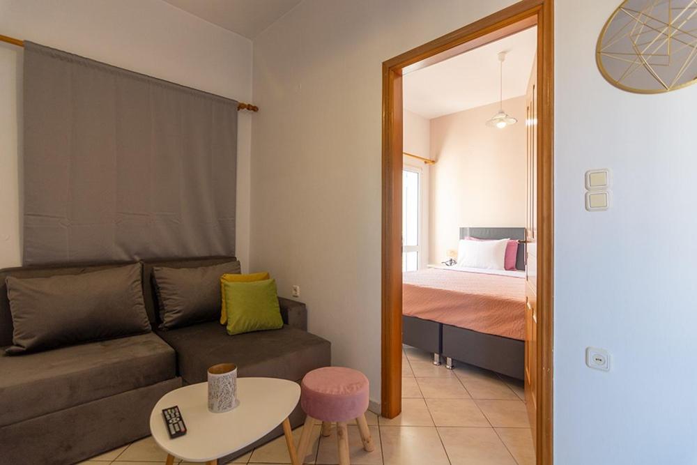 Apartment with Mountain View