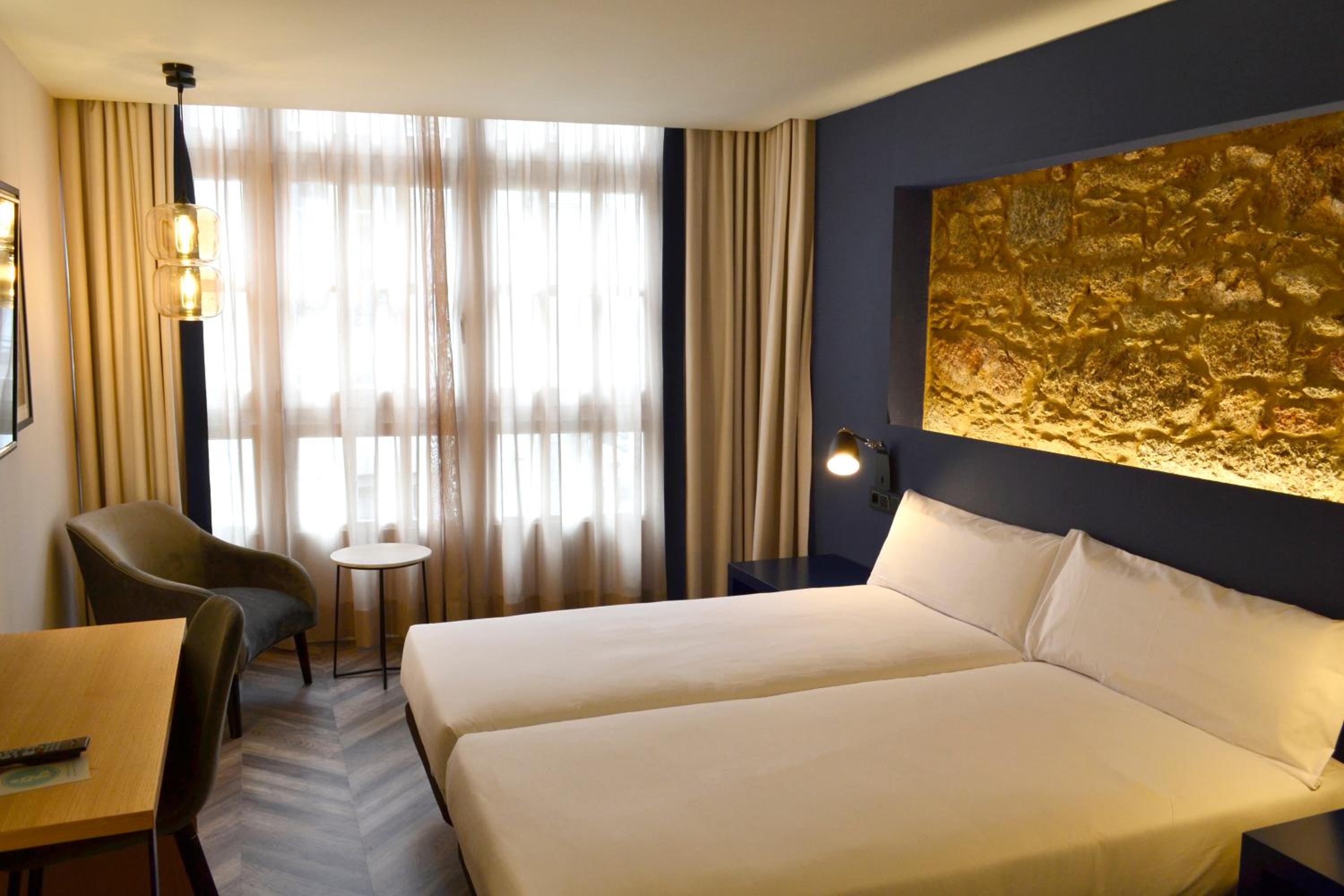 Superior Double Room - Photo 3