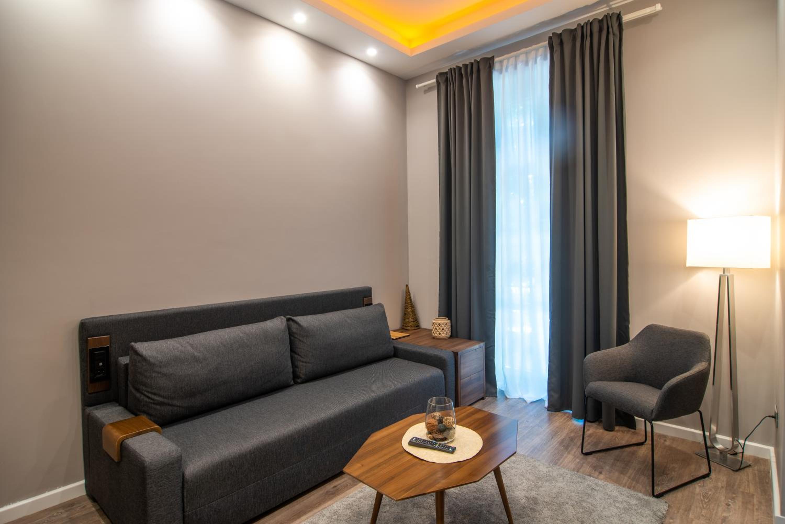 Deluxe Family Room