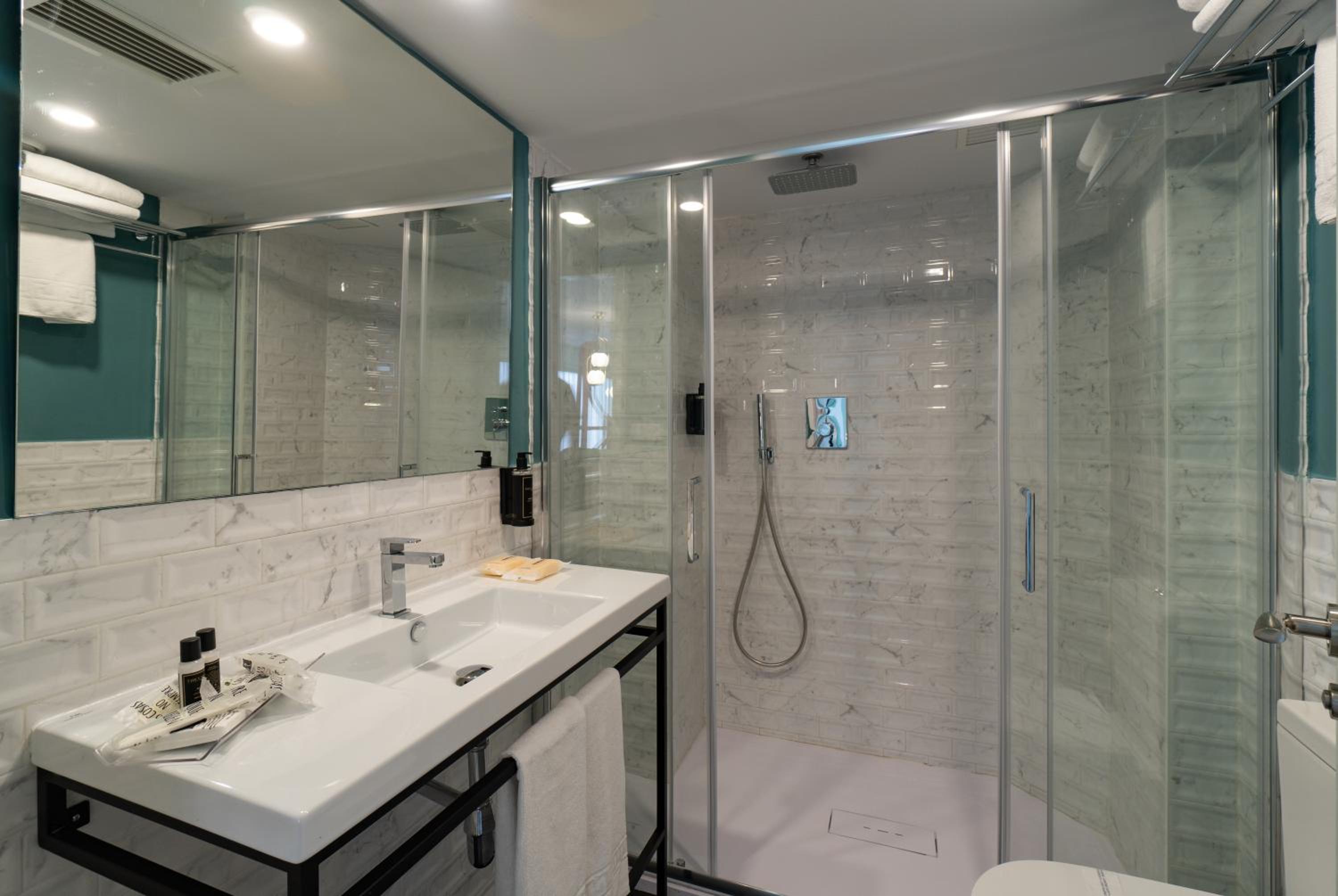 Junior Suite - Photo 16