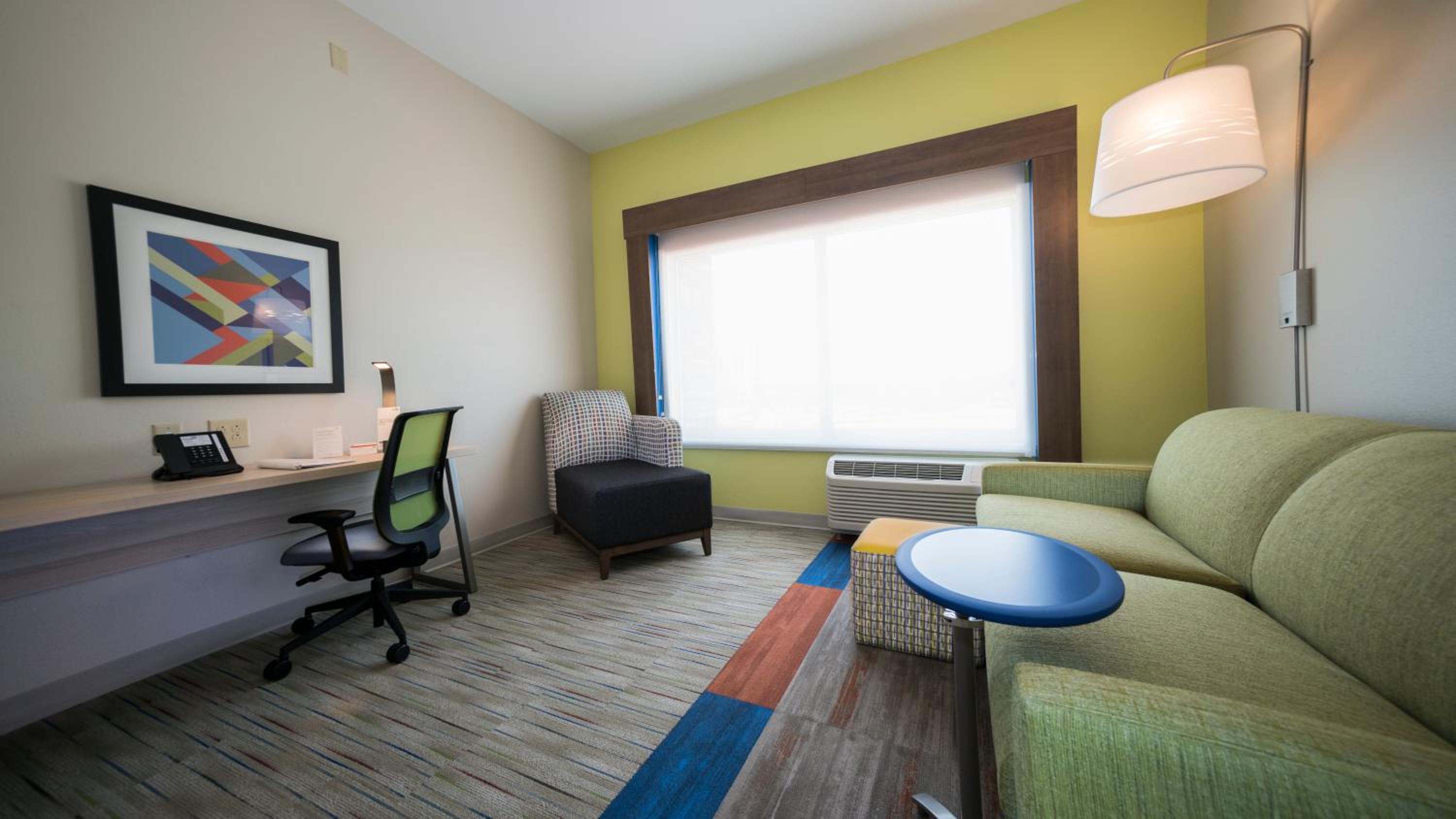 Suite with Two Queen Beds photo 2