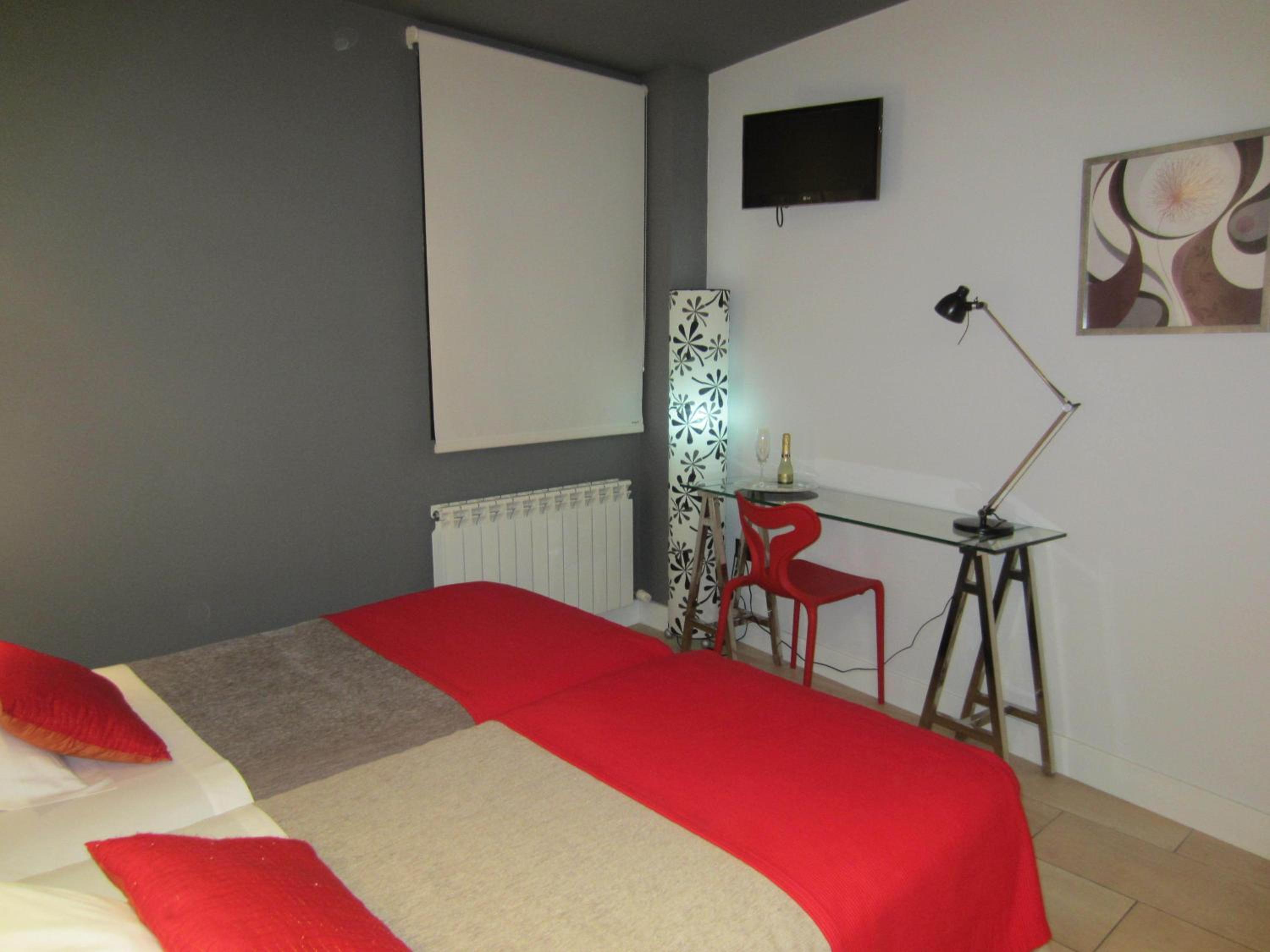 Two-Bedroom Apartment (3 Adults) photo 2