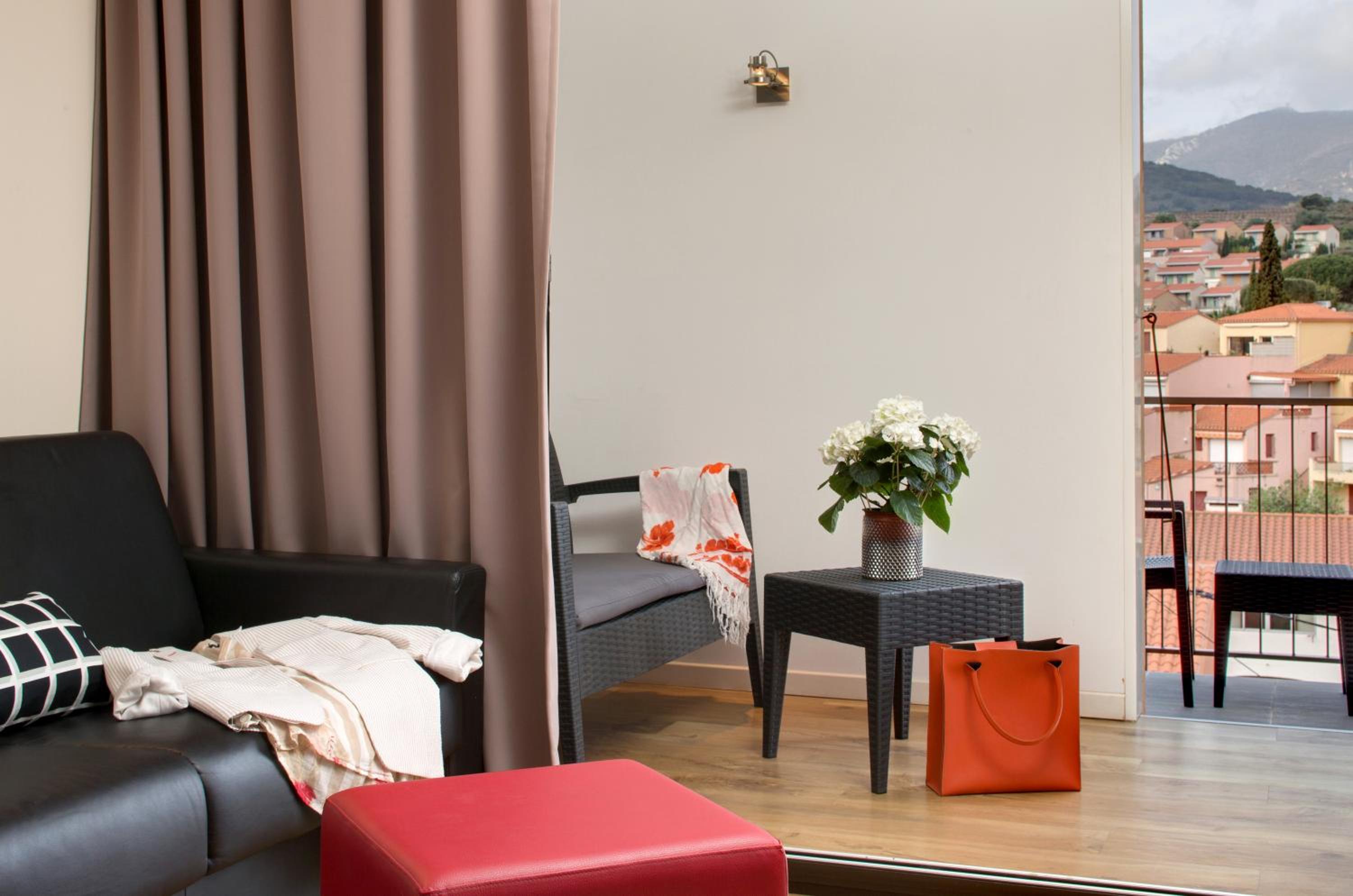 Junior Suite With Balcony - Photo 6