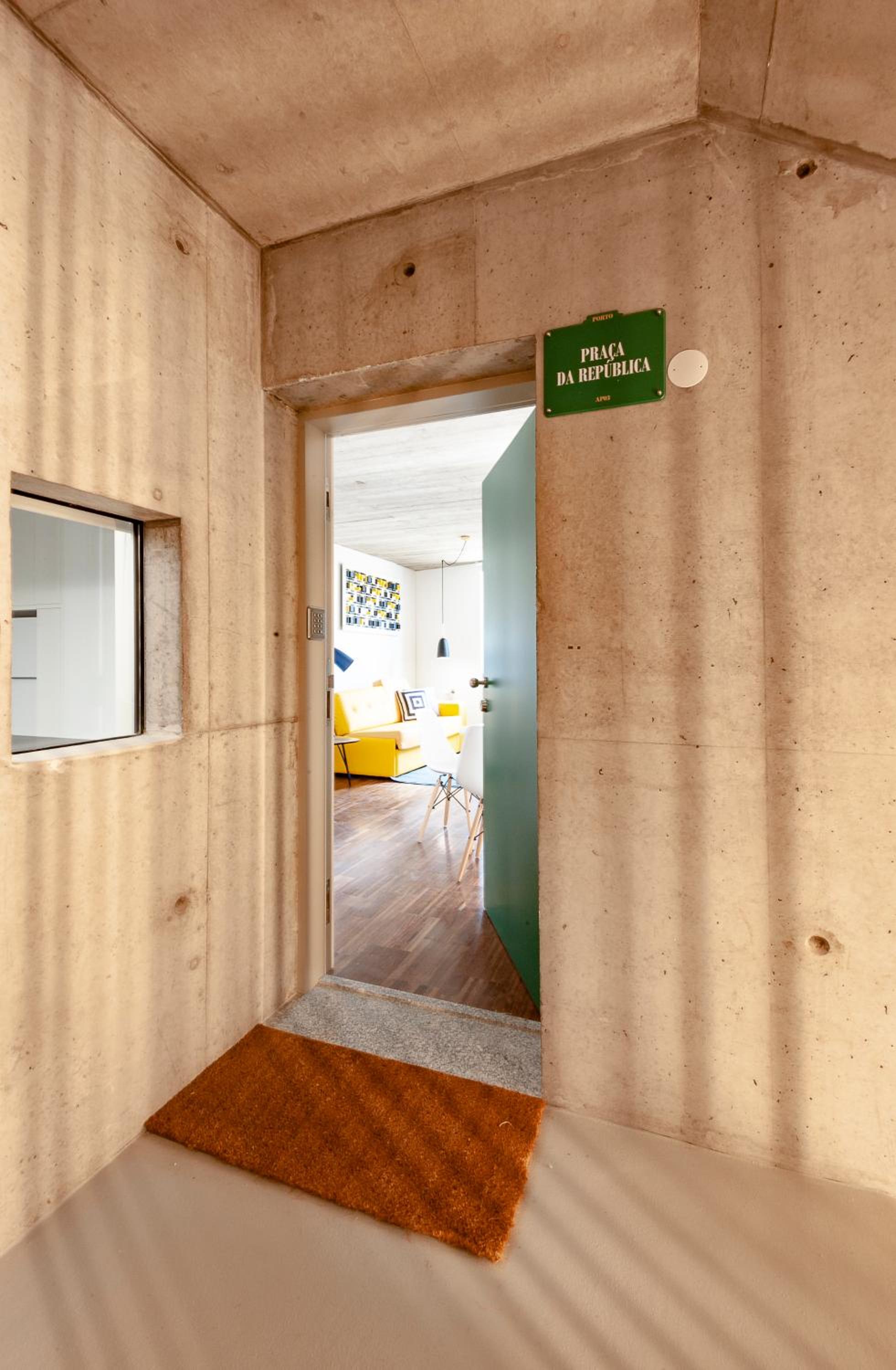One-Bedroom Apartment with Balcony
