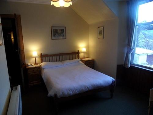 Large Double Room - Photo 1
