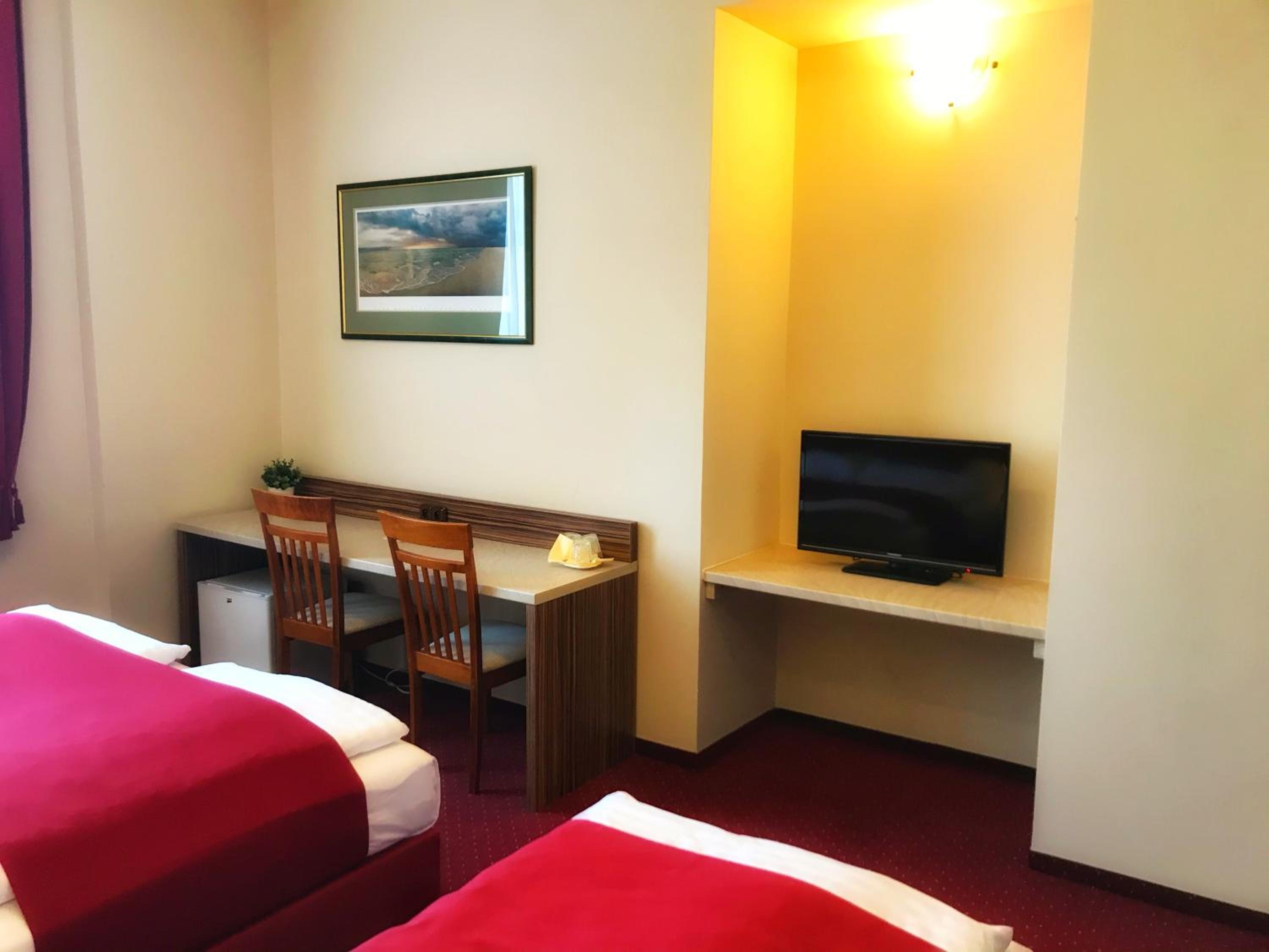 Economy Triple Room - Photo 4