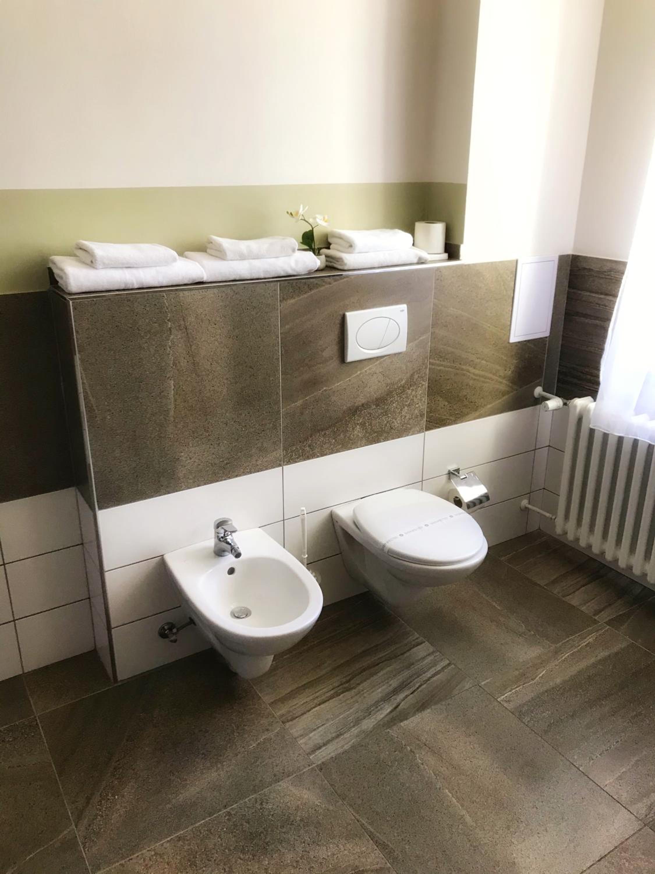 Economy Triple Room - Photo 6