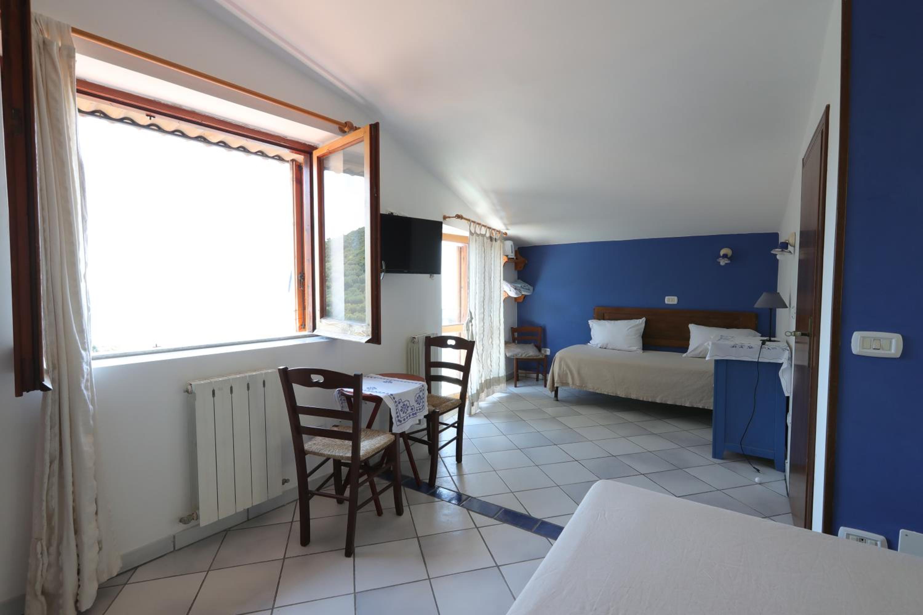 Superior Triple Room with Sea View - Separate Building photo 1