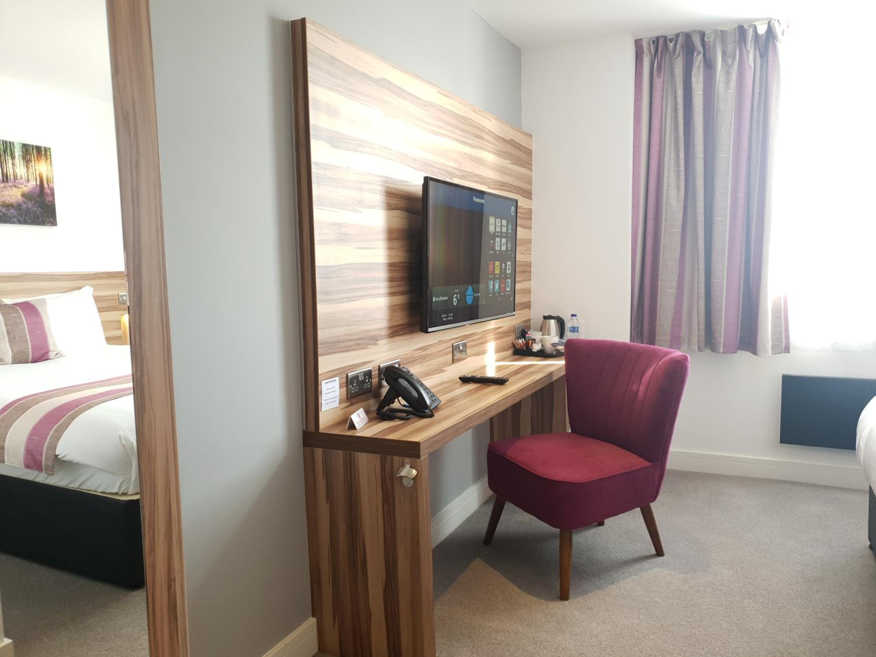 Standard King Room photo 3