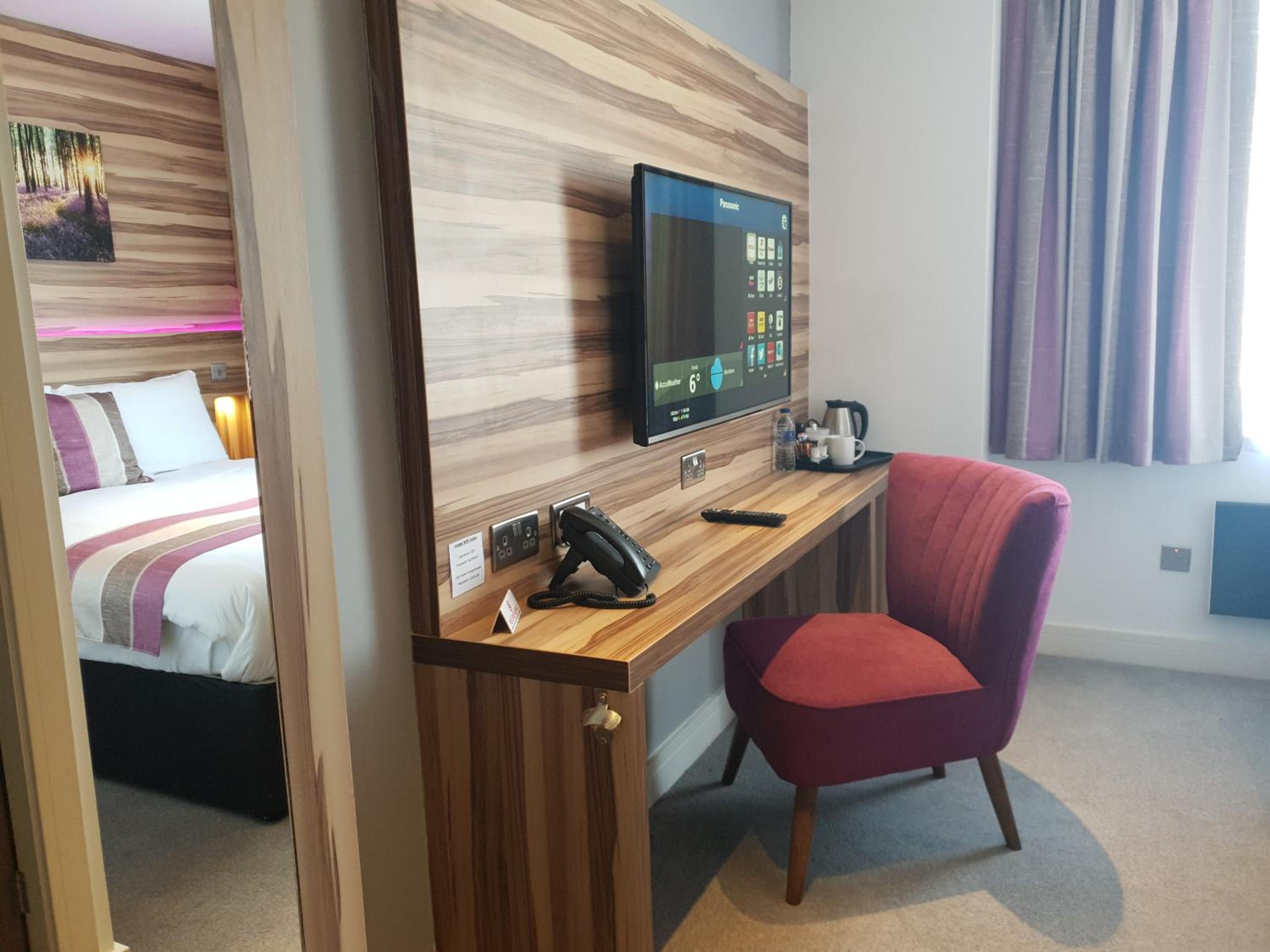 Deluxe Double Room with Shower photo 2