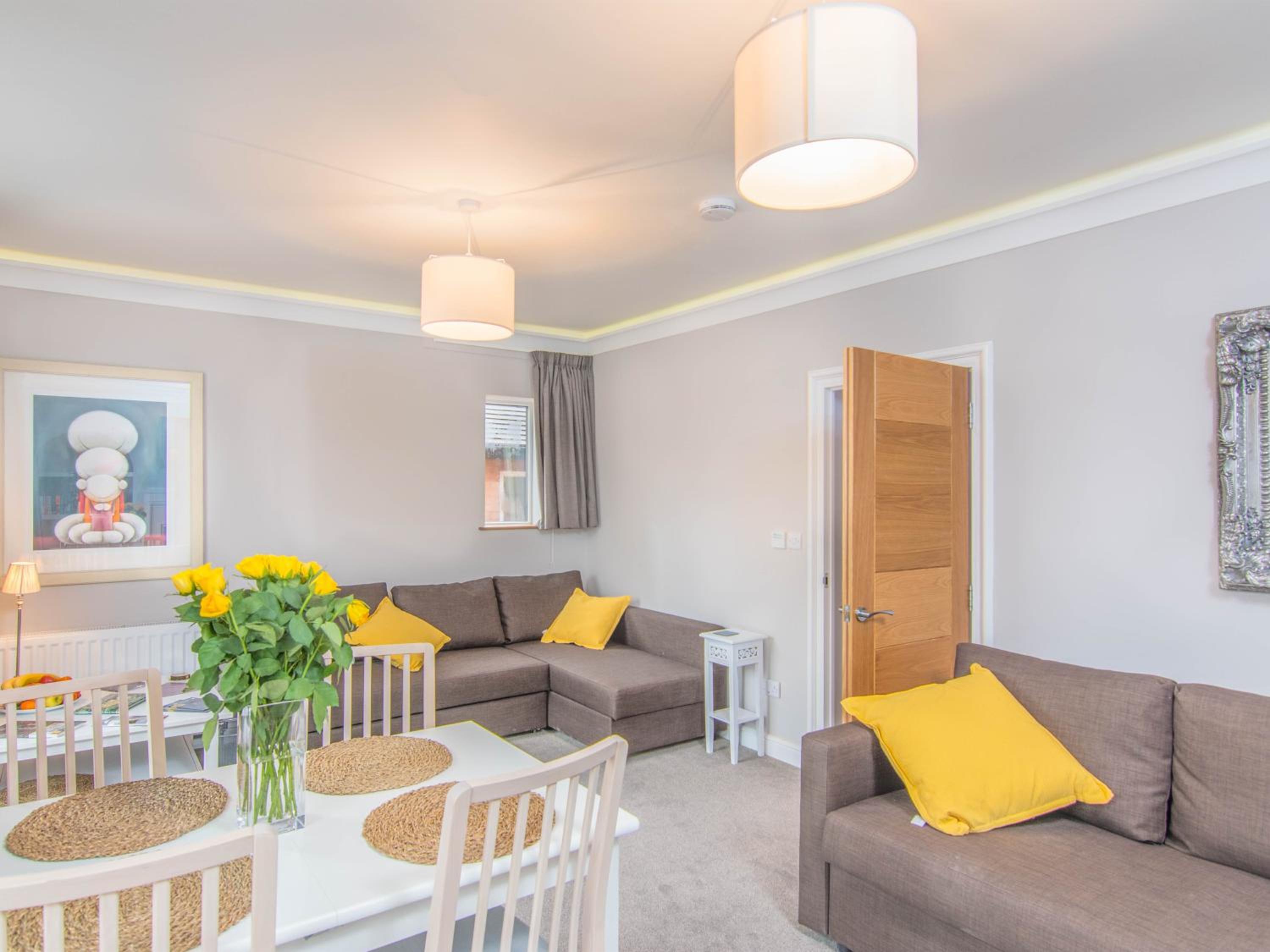 Two-Bedroom Apartment with City View photo 2