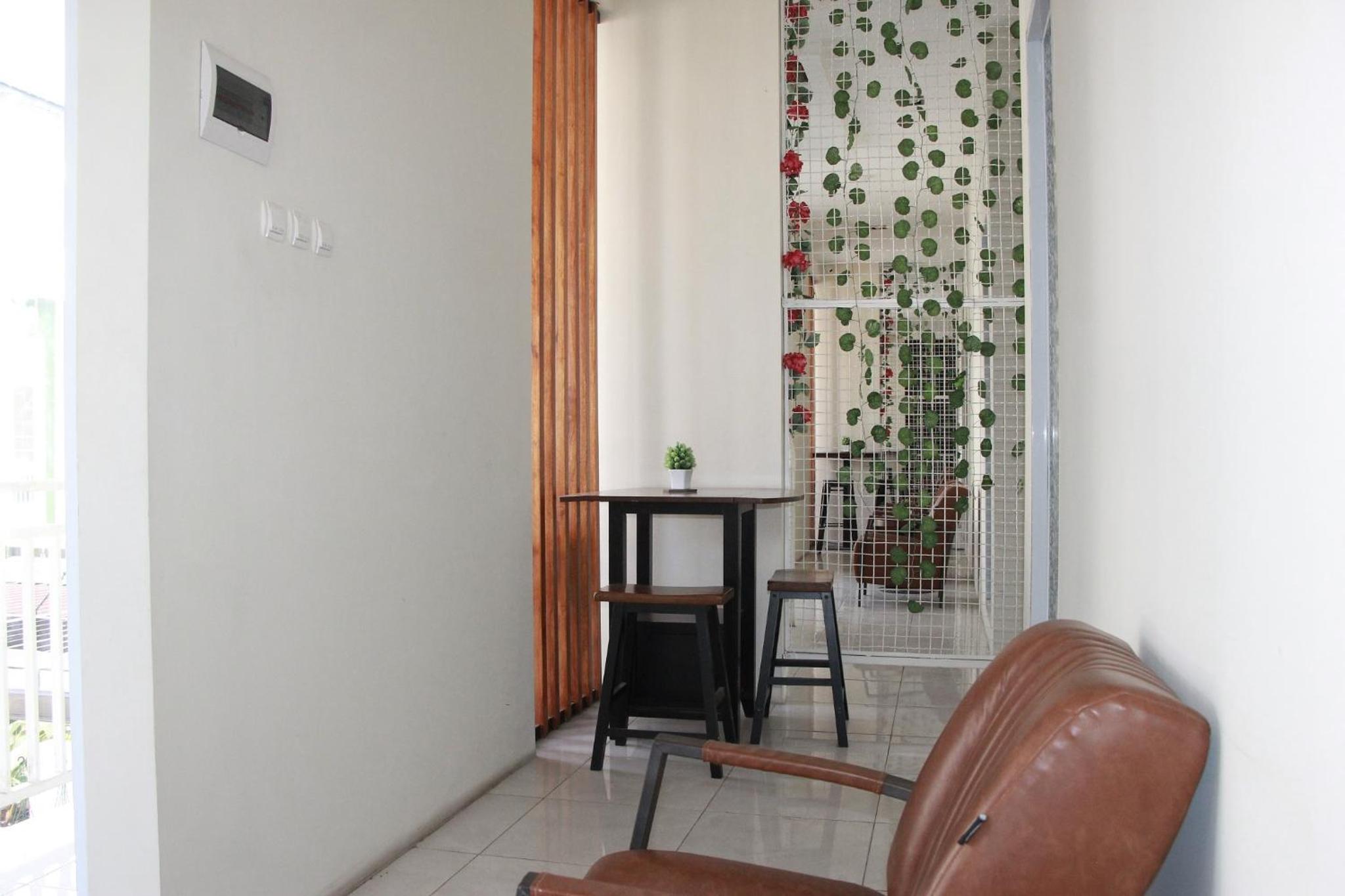 6-Bed Male Dormitory Room photo 2
