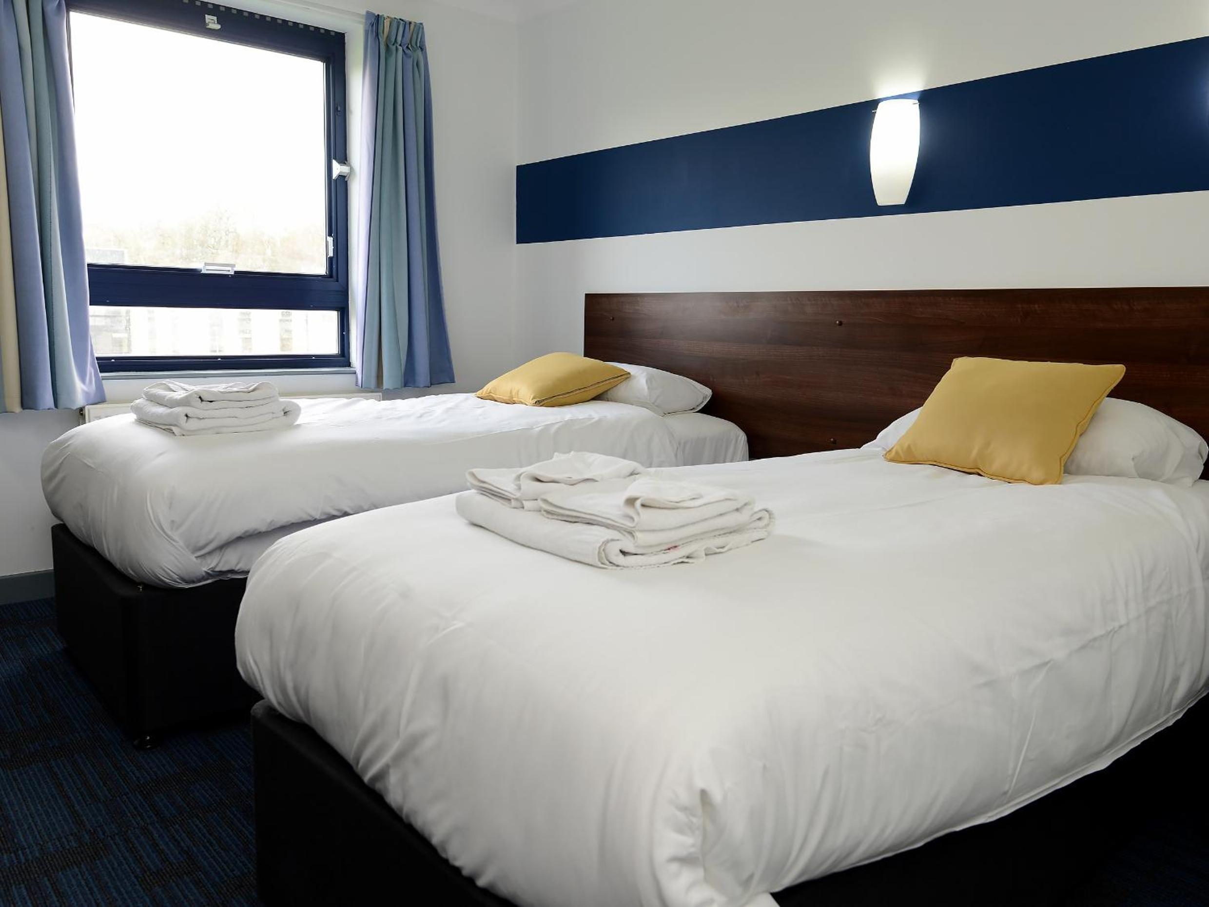 Twin Room with Private Bathroom photo 1