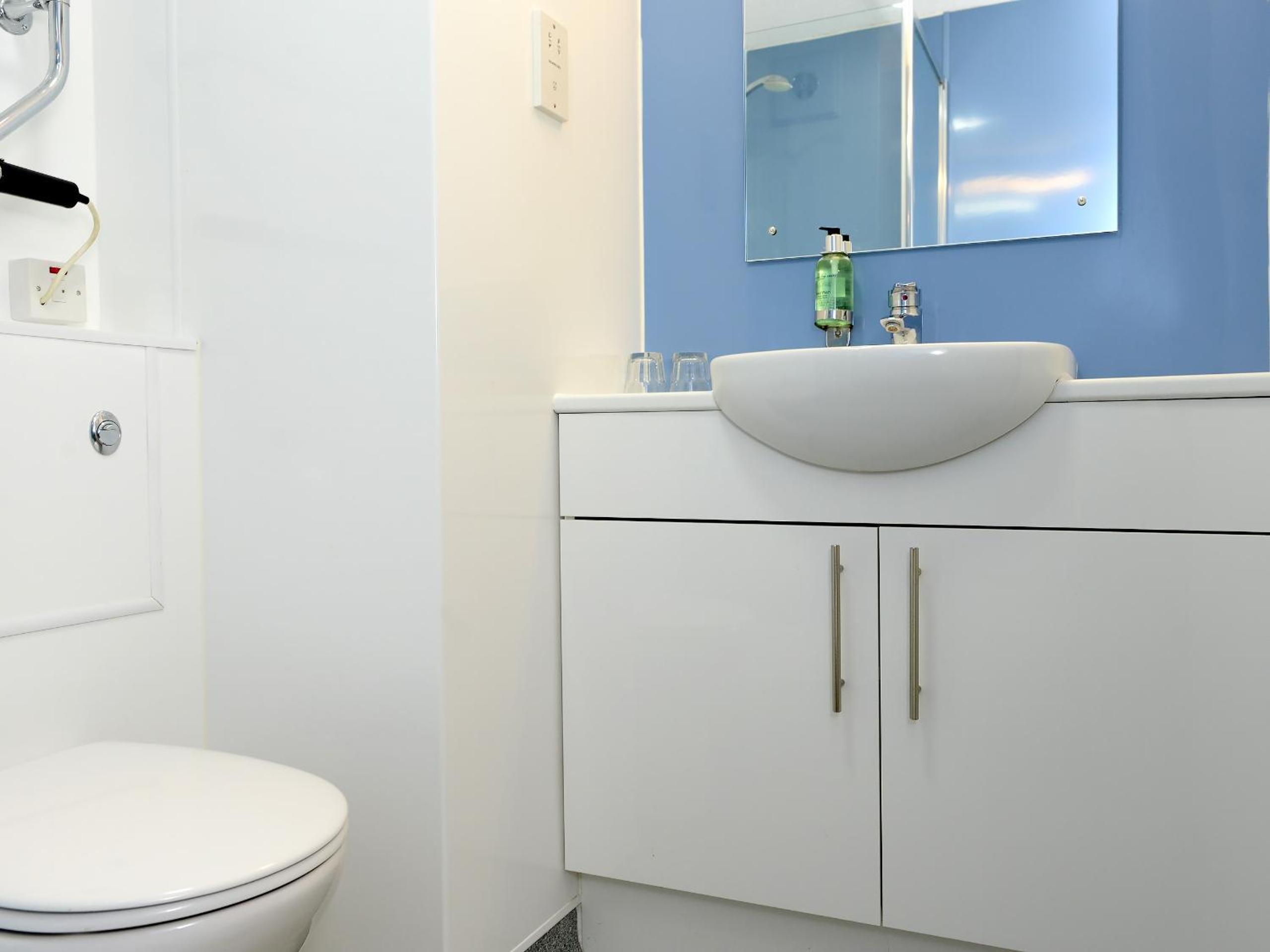 Double Room with Private Bathroom photo 2