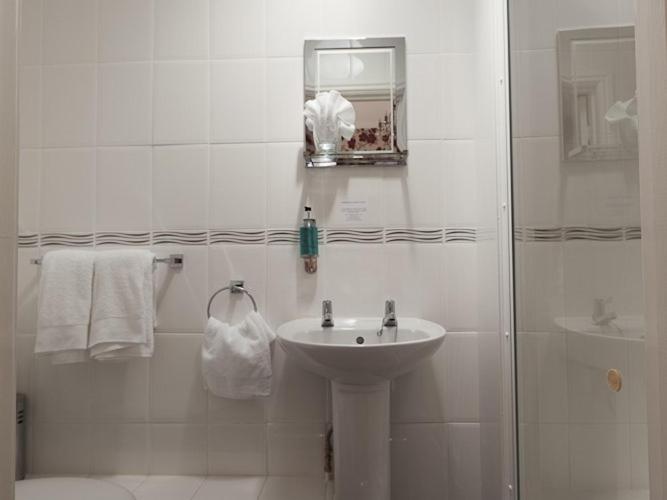 Standard Double Room photo 3