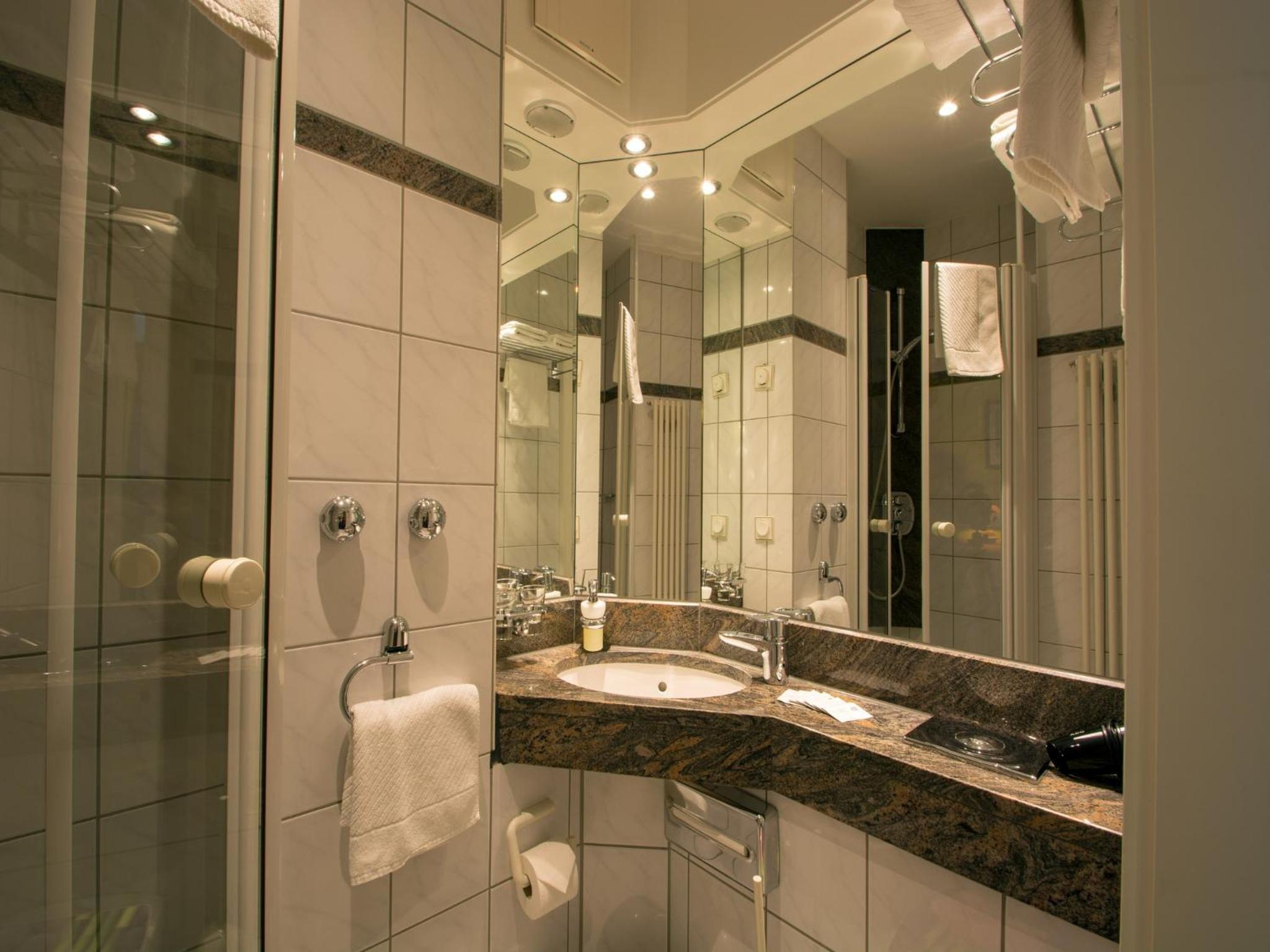 Standard Double Room - Photo 2