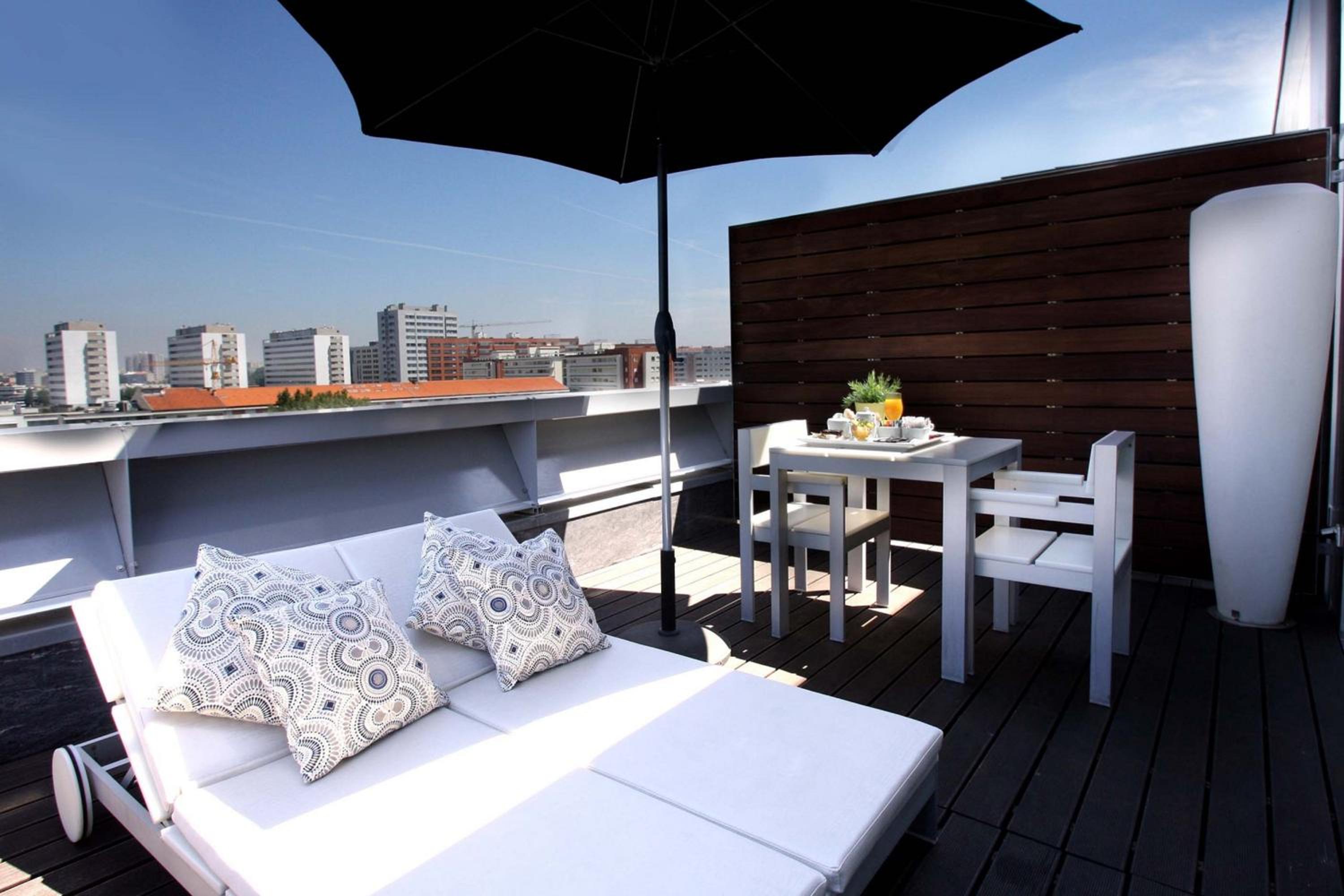 Superior Double Room with Hot Tub - Photo 3
