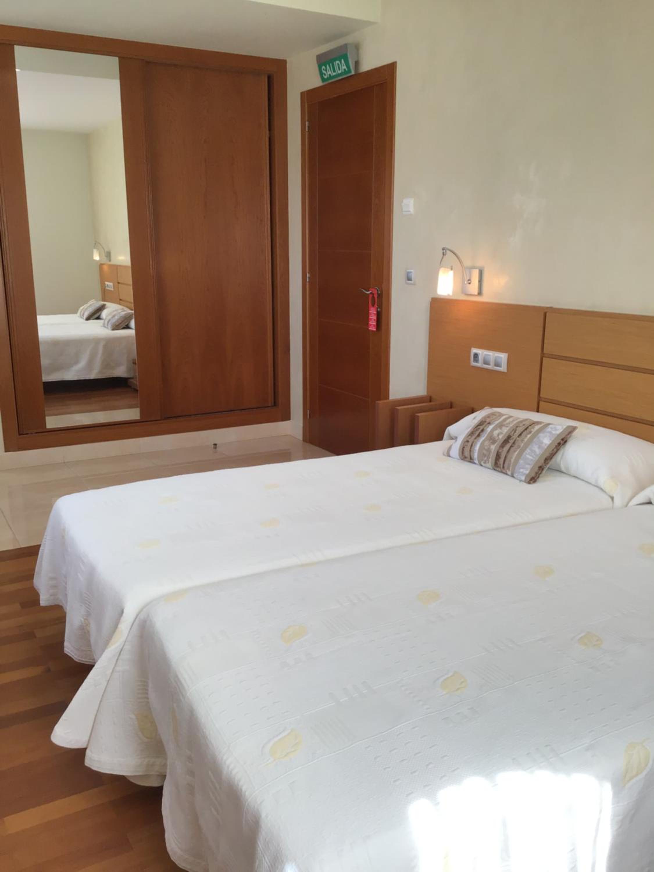 Twin Room with Sea View photo 3