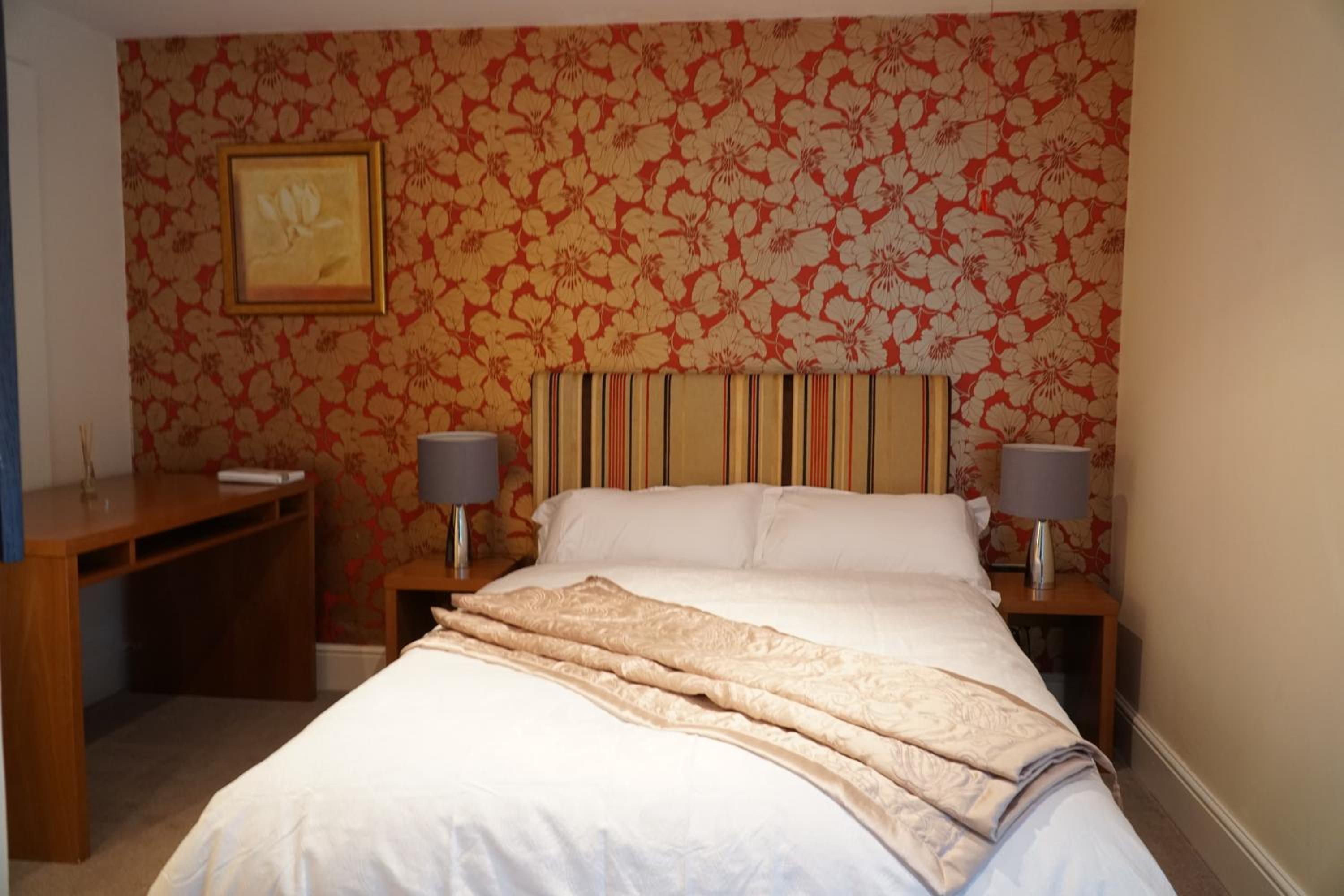 Standard Double Room - Photo 13