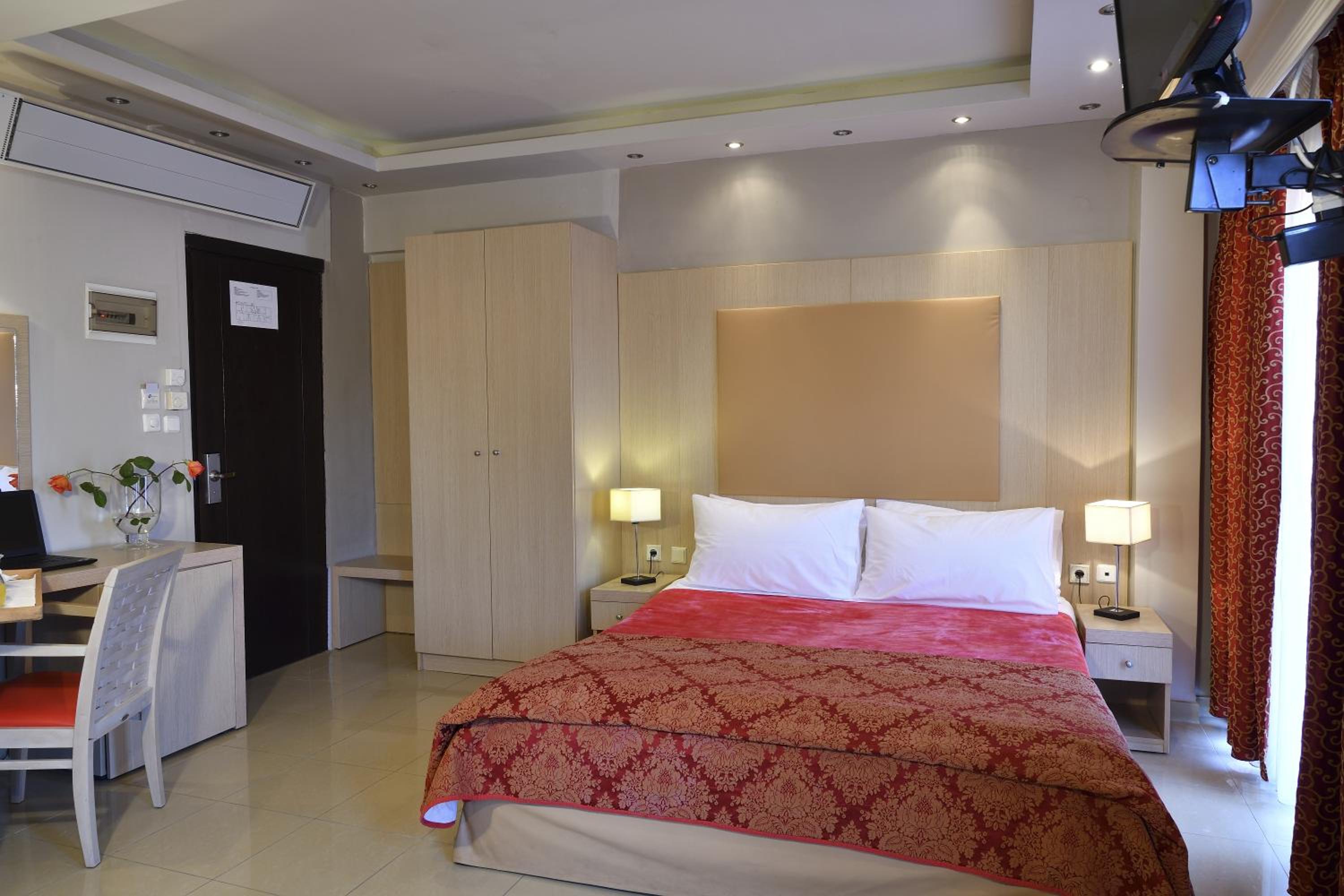 Triple Room - Photo 1