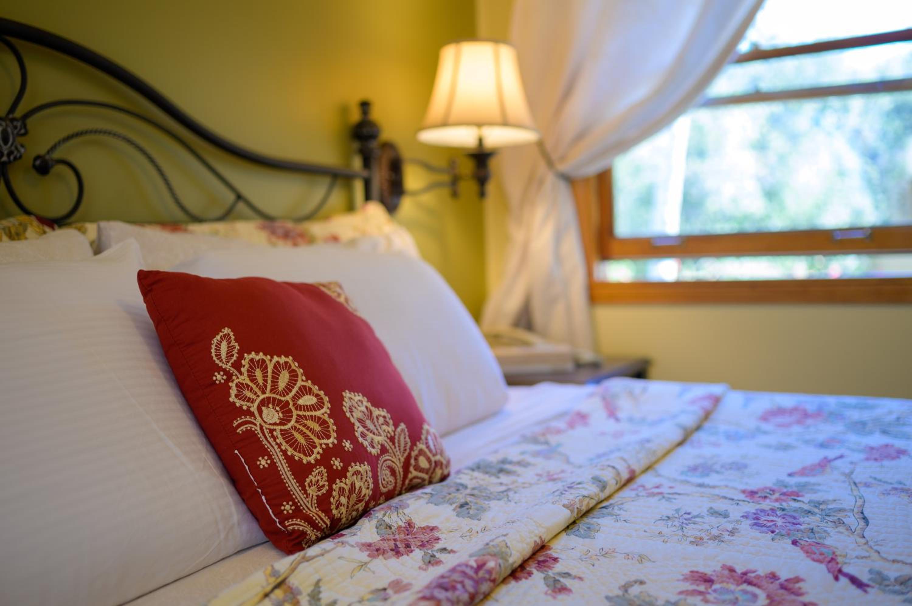 Courtyard King Suite (Dog Friendly)