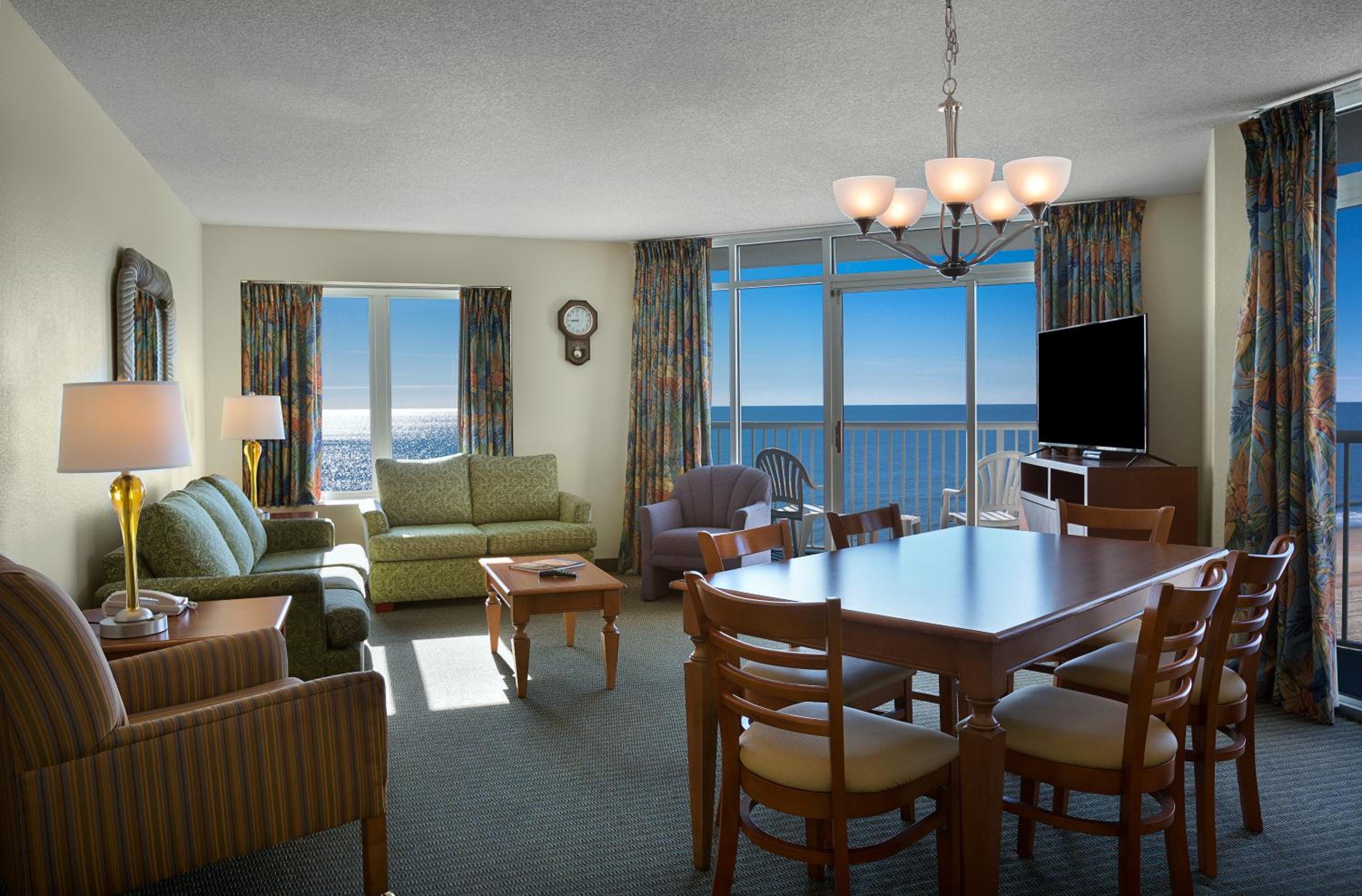 Three-Bedroom Suite Oceanfront - Photo 2