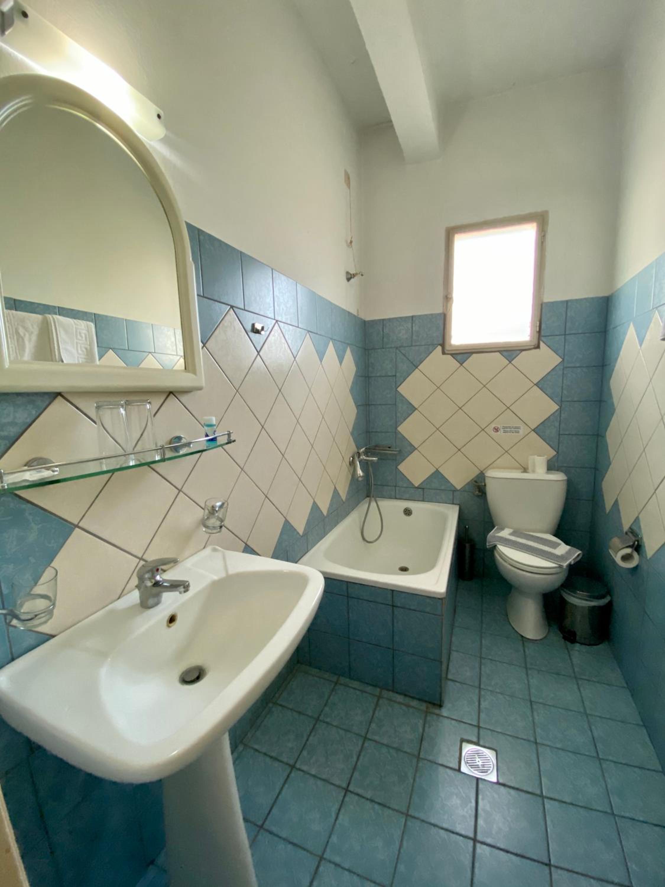 Double Room - Photo 4