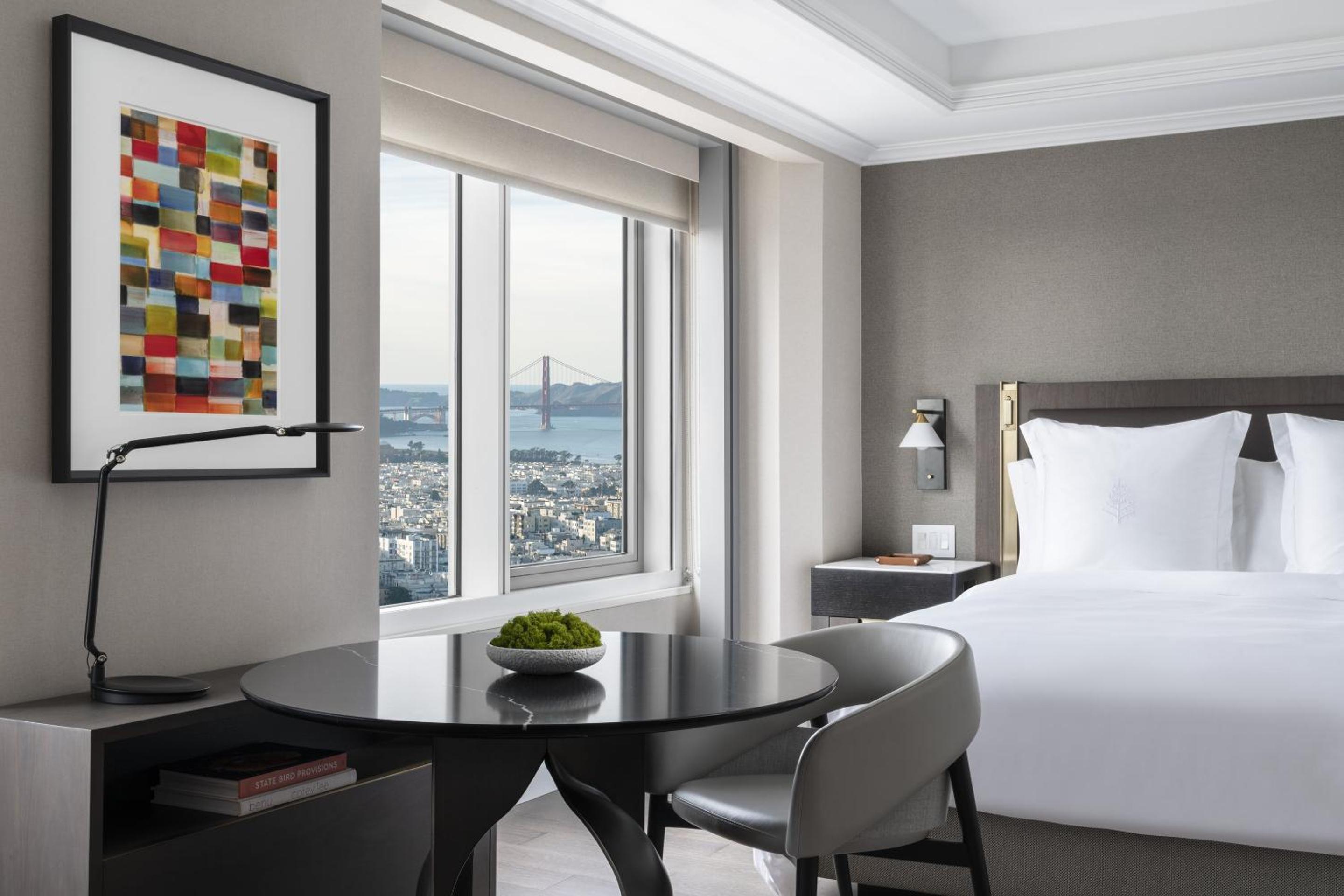 Premier King Room with Bridge View