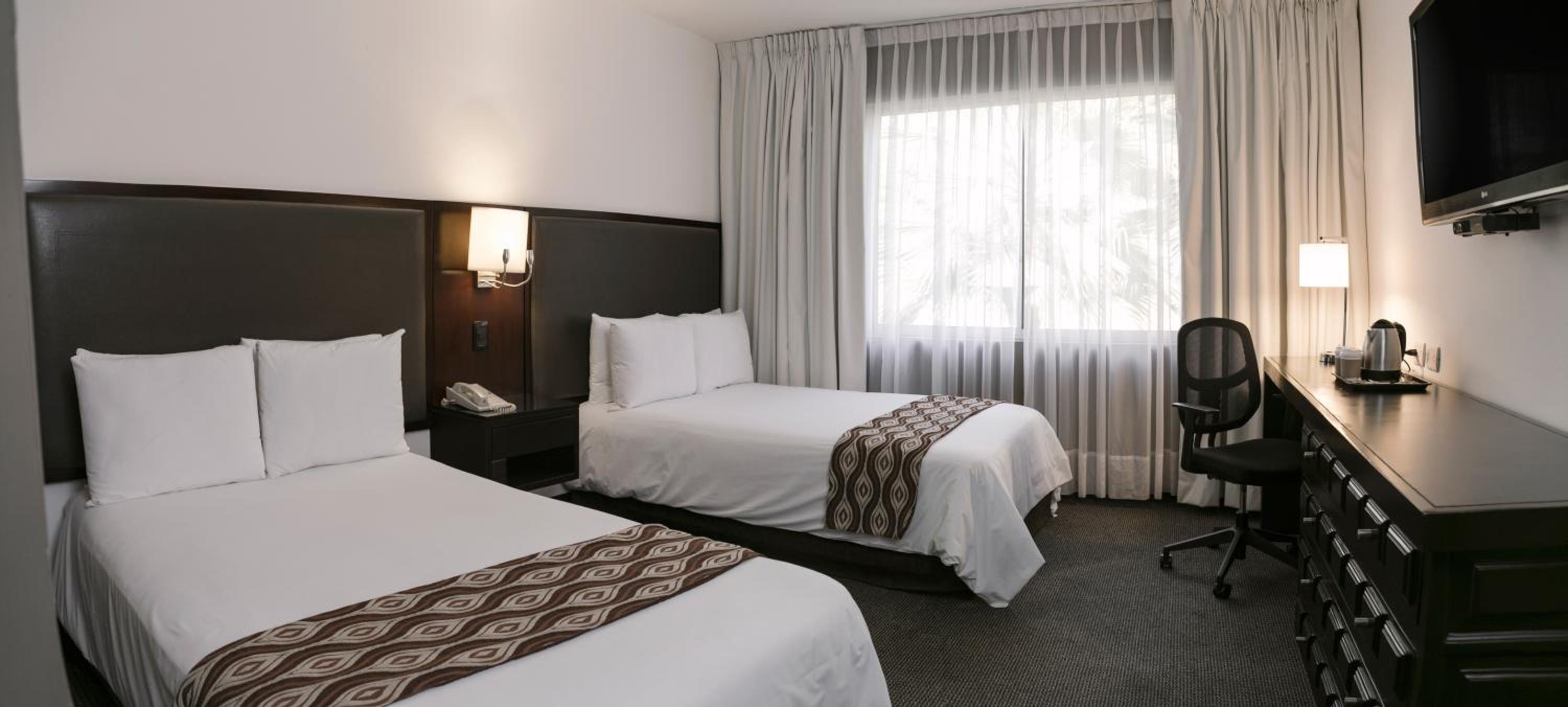 Standard Twin Room - Photo 2