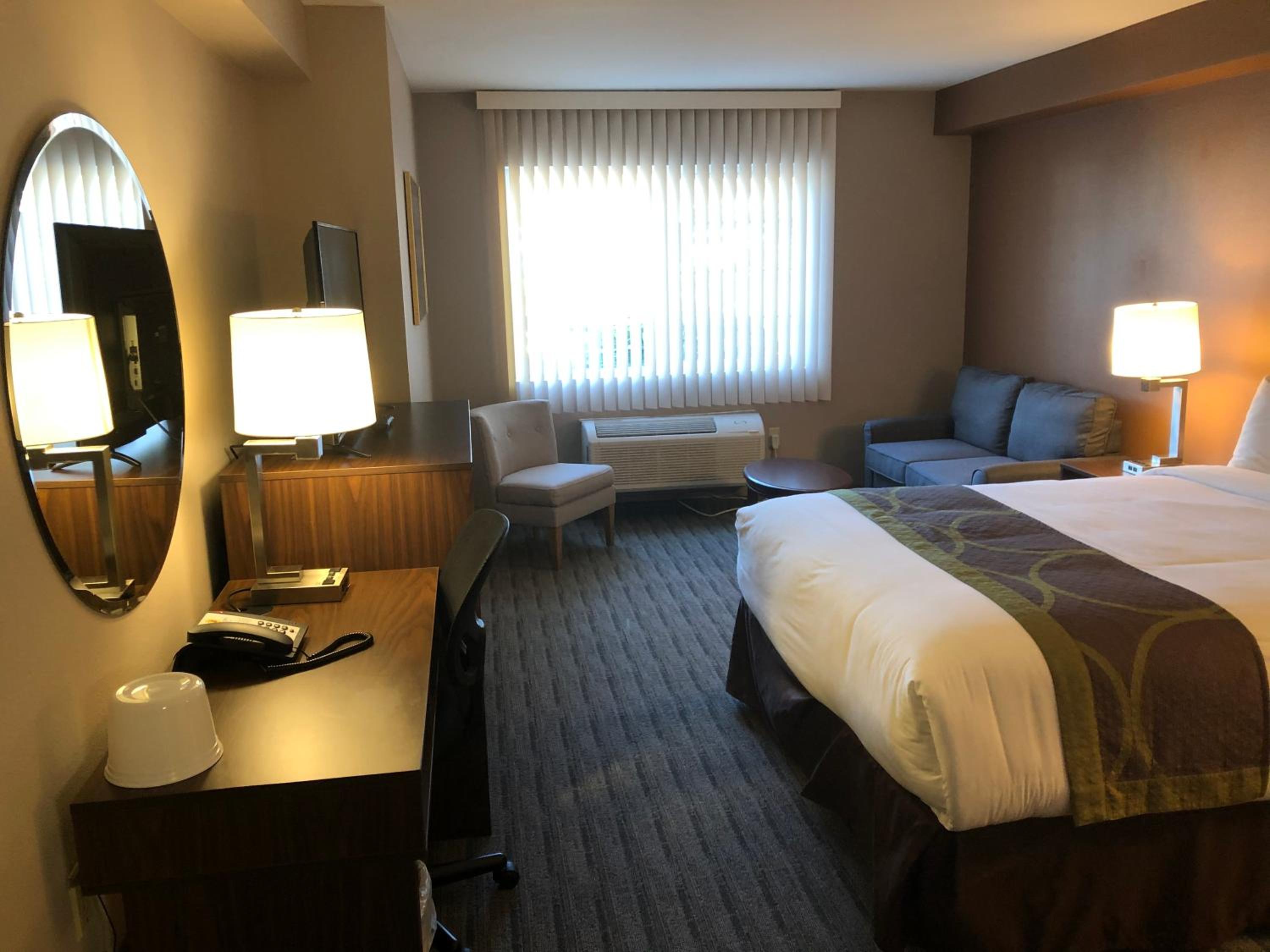King Room - Mobility Access/Non-Smoking - Photo 7