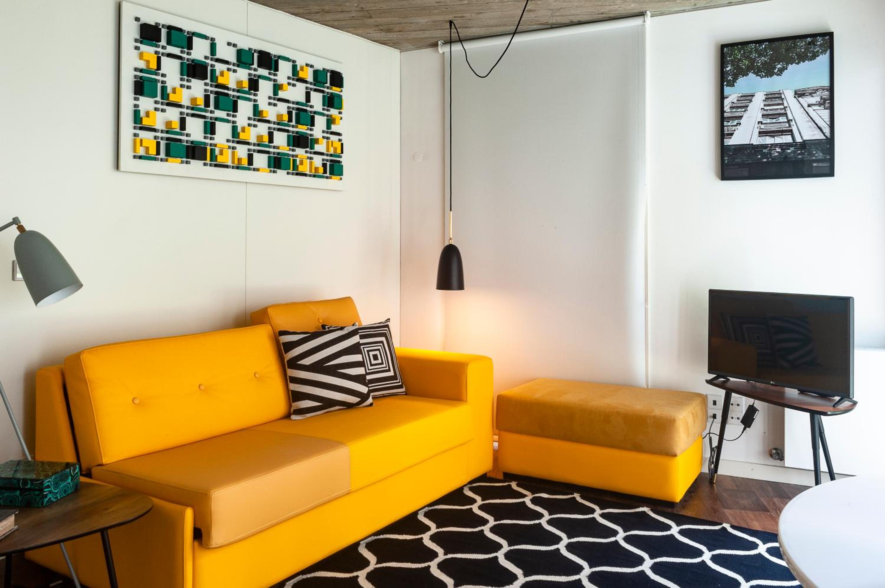 One-Bedroom Apartment with Terrace