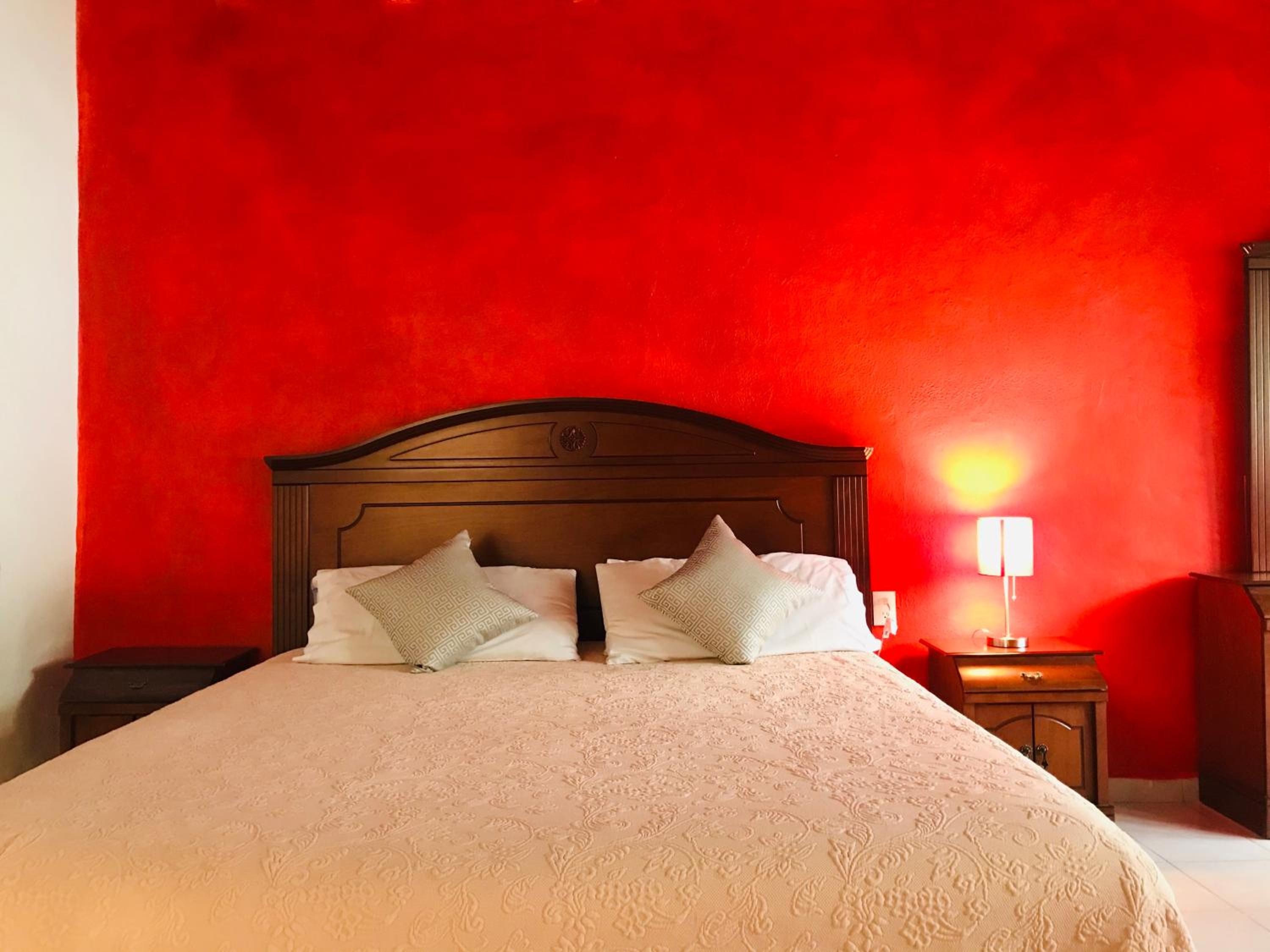 Deluxe Double Room - Photo 9